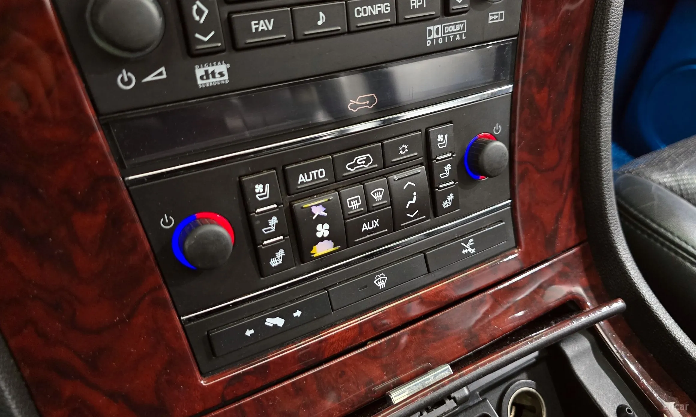 Cadillac Escalade превью 16