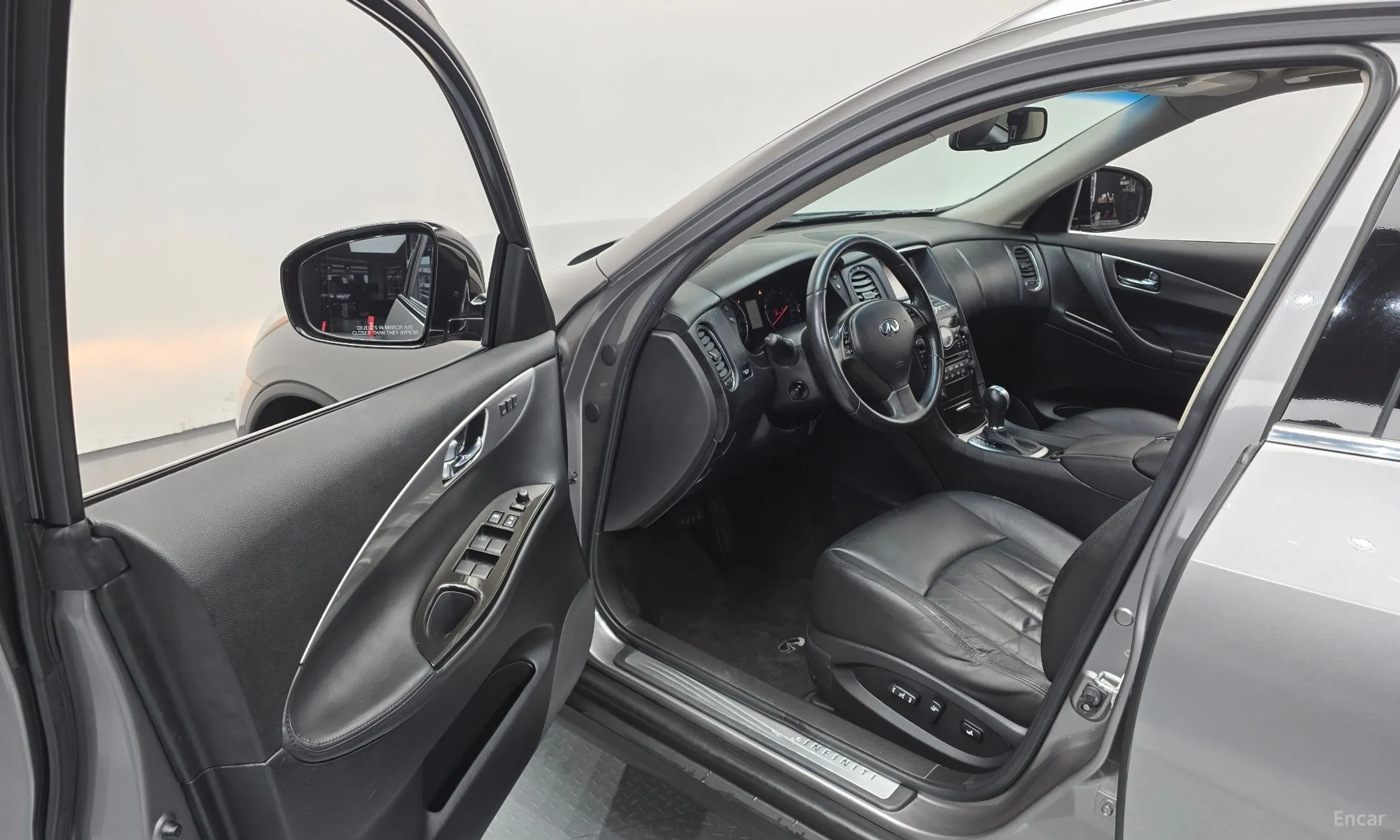 Infiniti EX35 превью 11