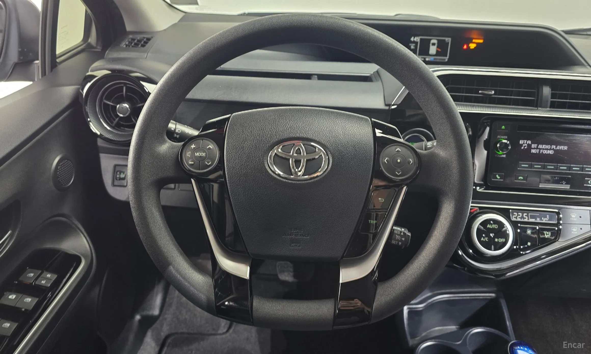 Toyota Prius C превью 13