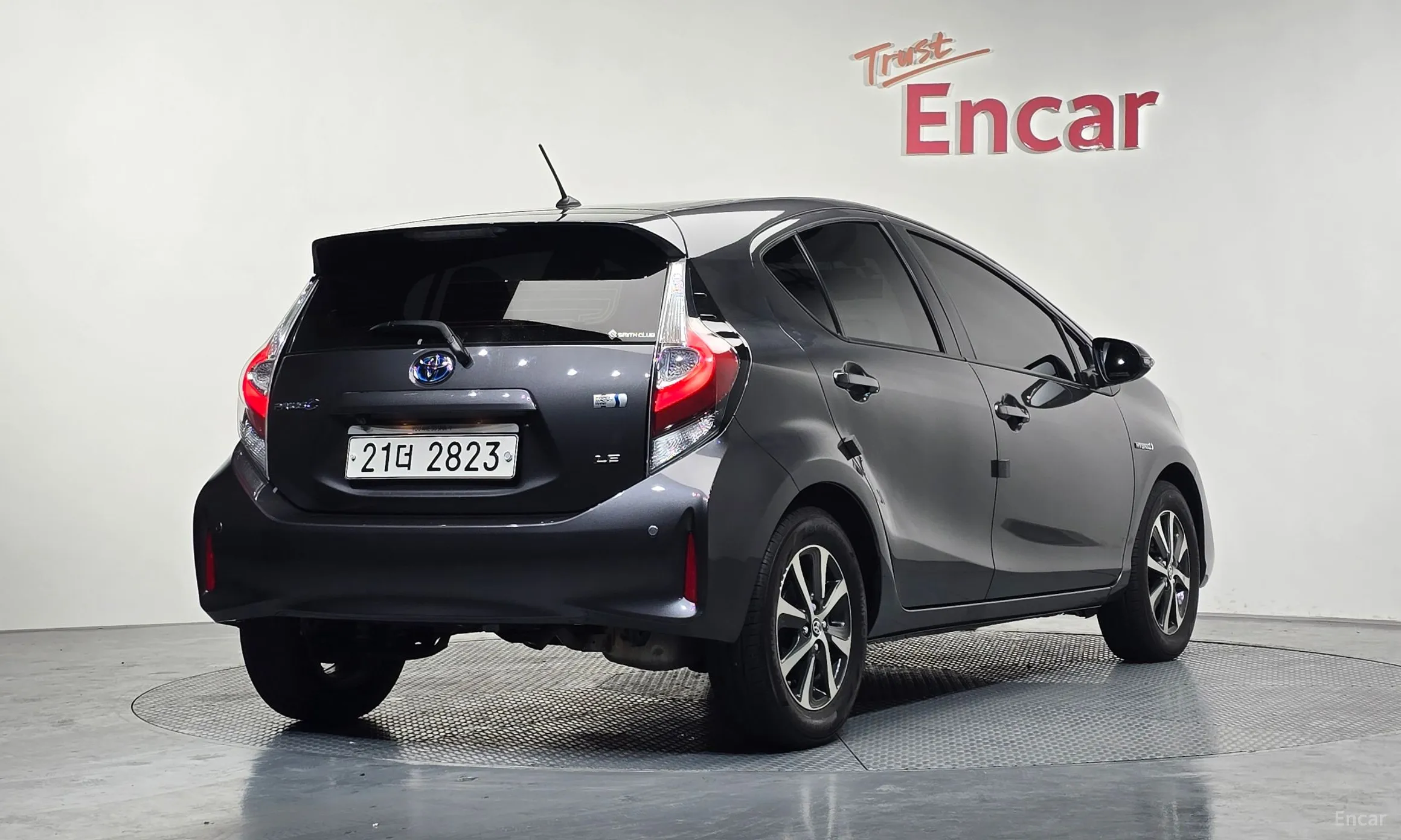 Toyota Prius C превью 2