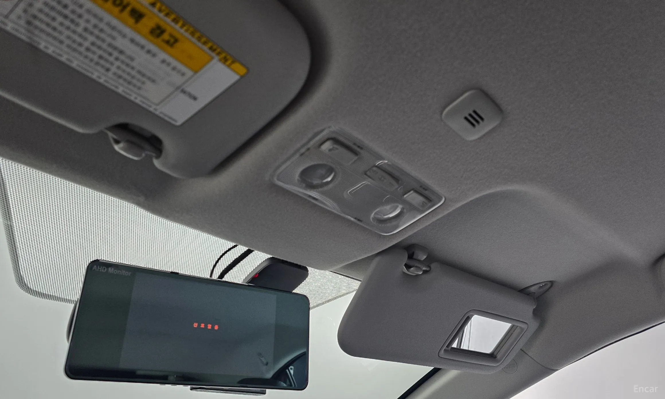 Toyota Prius C превью 19