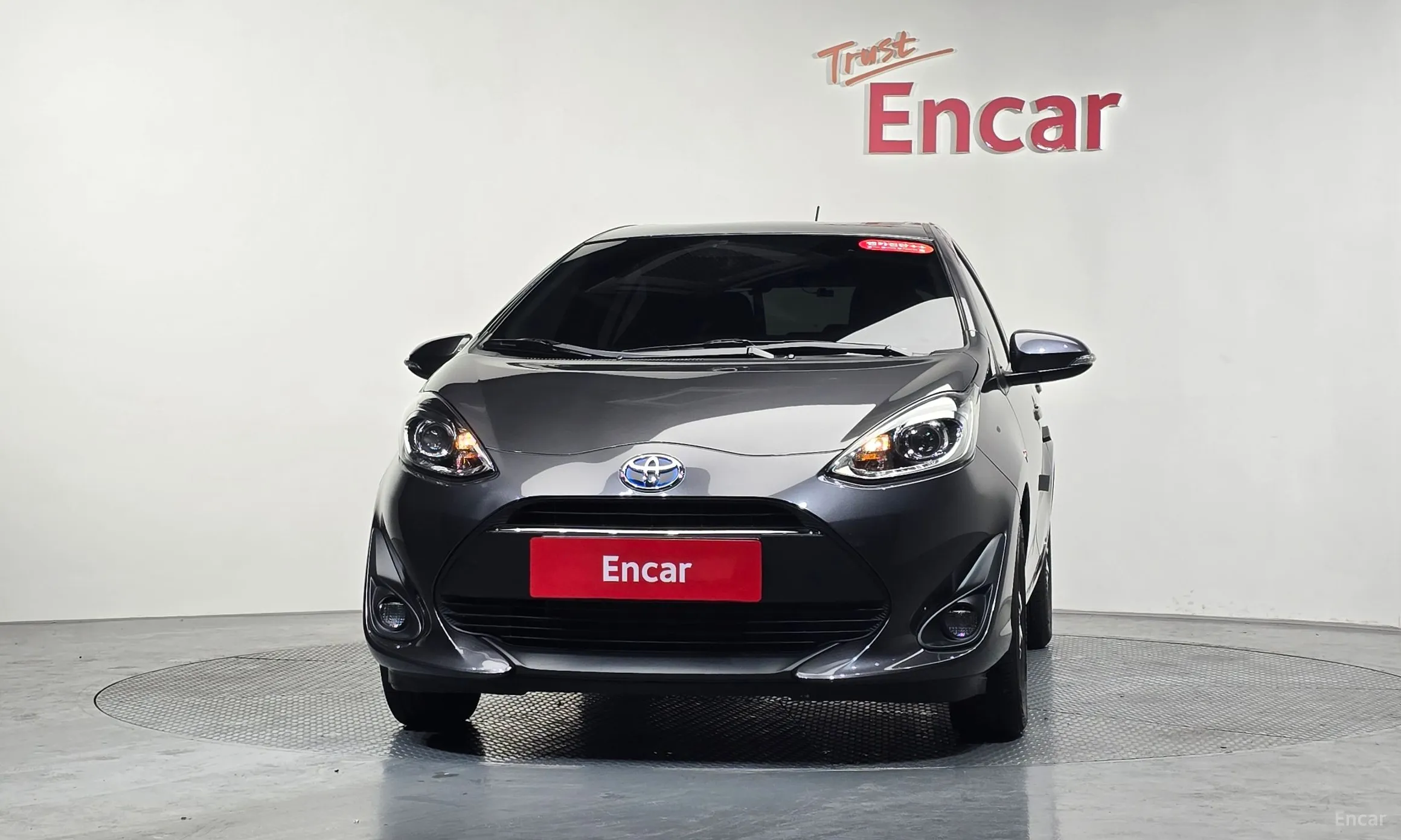 Toyota Prius C превью 3