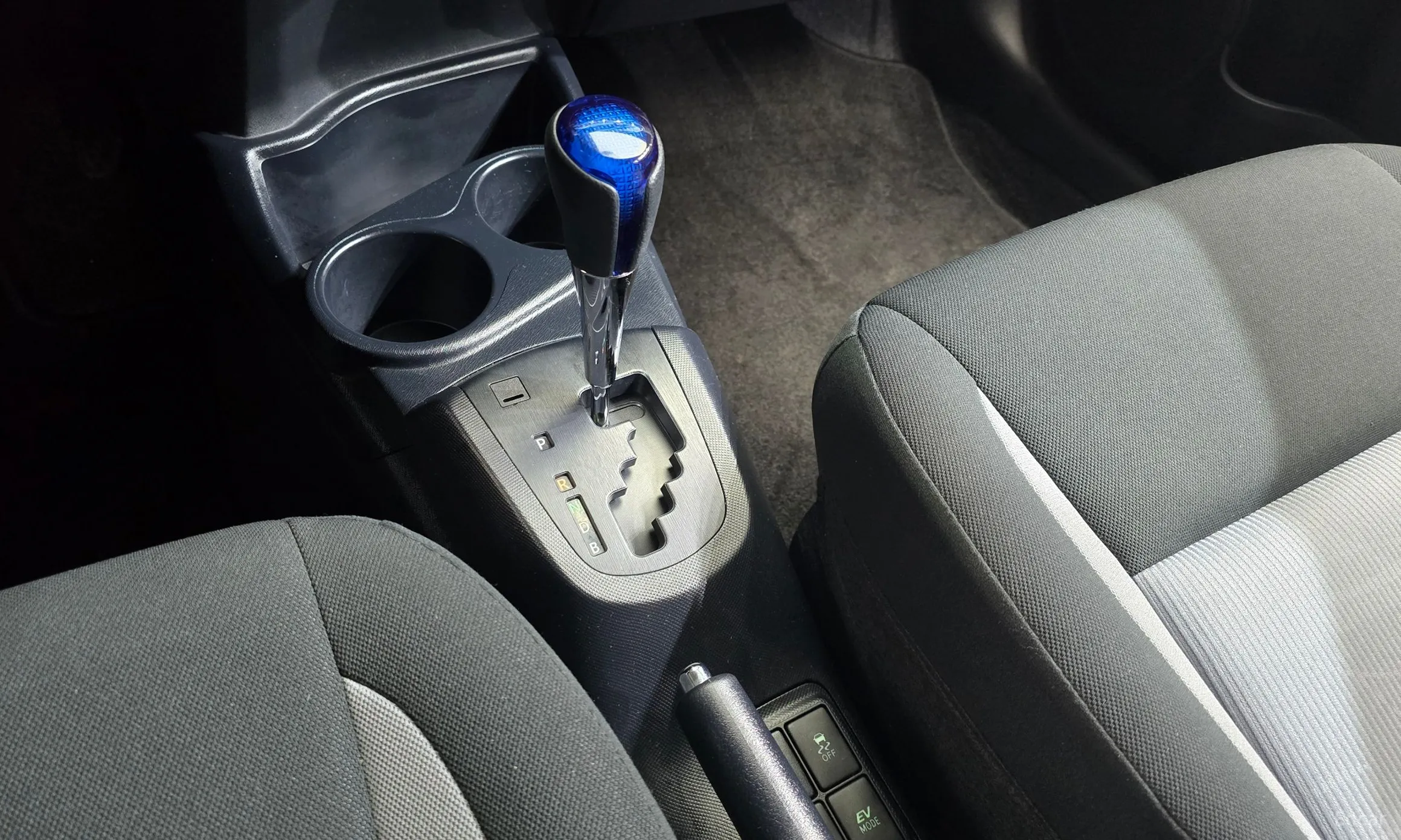 Toyota Prius C превью 9