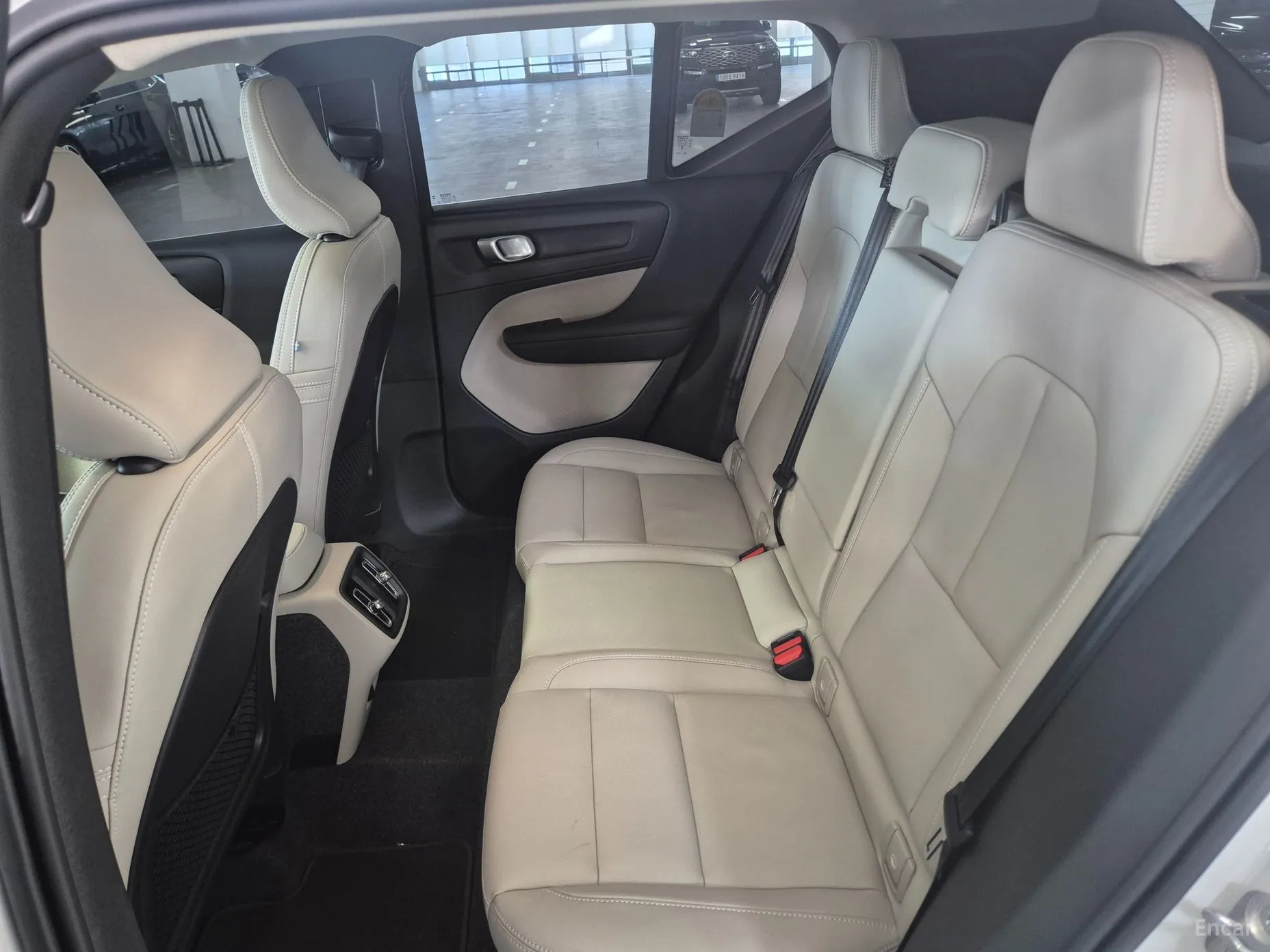 Volvo XC40 превью 11
