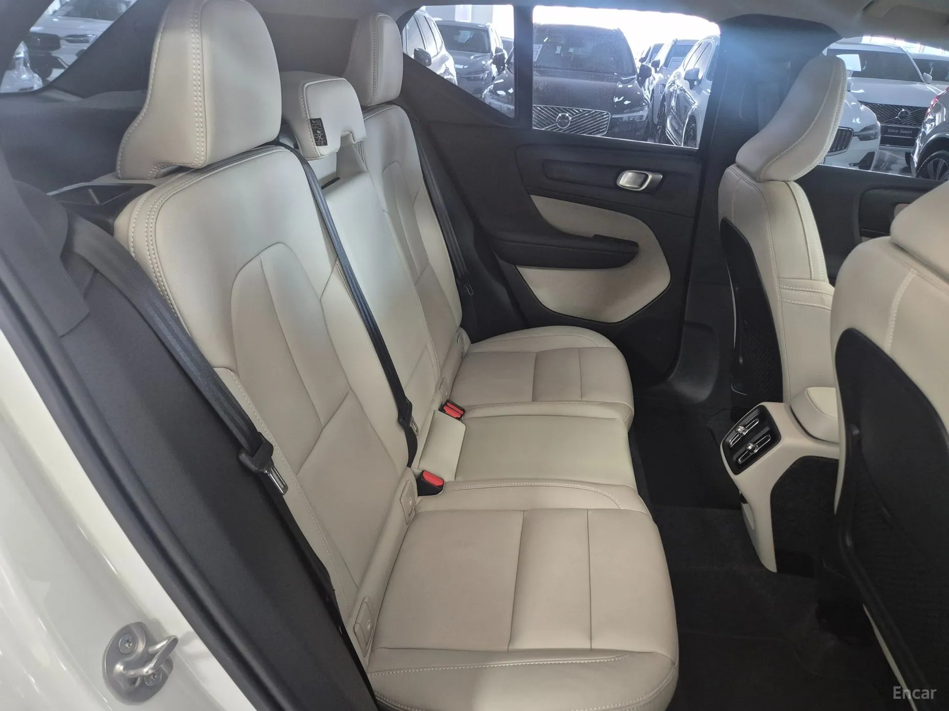 Volvo XC40 превью 13