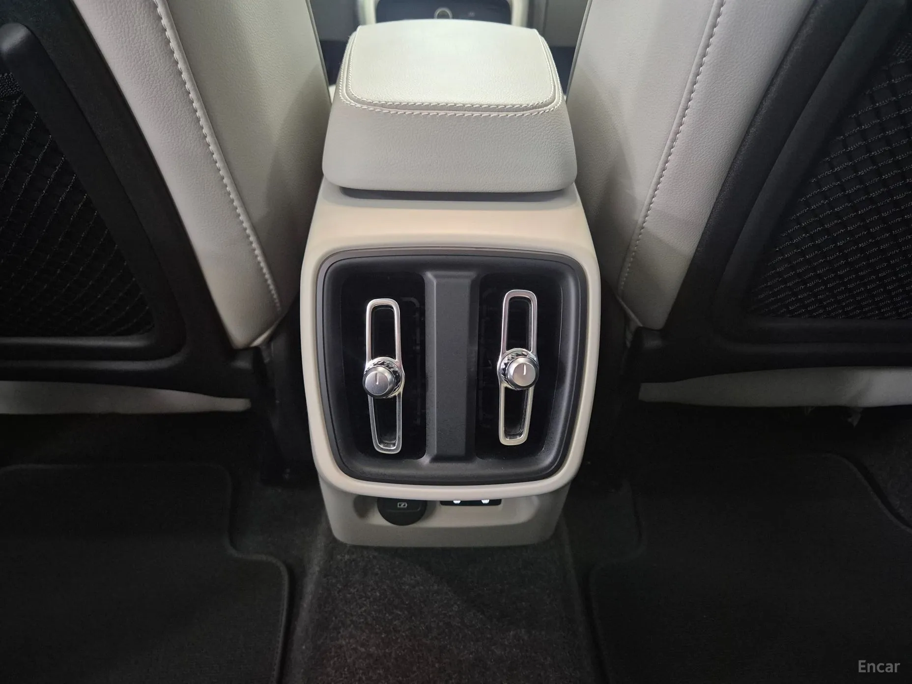 Volvo XC40 превью 18