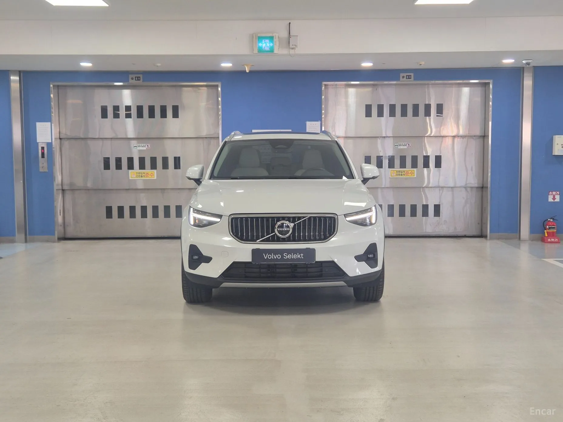 Volvo XC40 превью 3