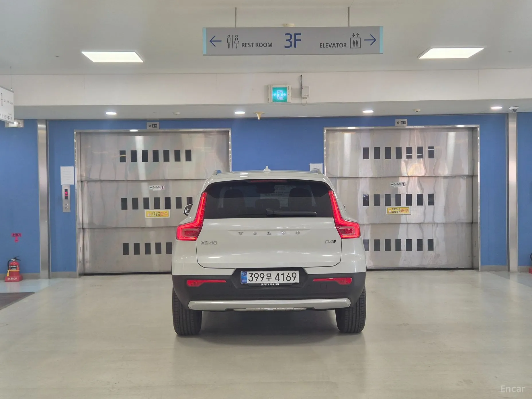 Volvo XC40 превью 4