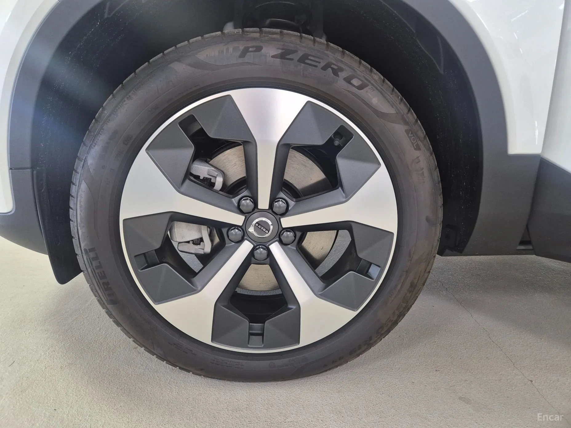 Volvo XC40 превью 5