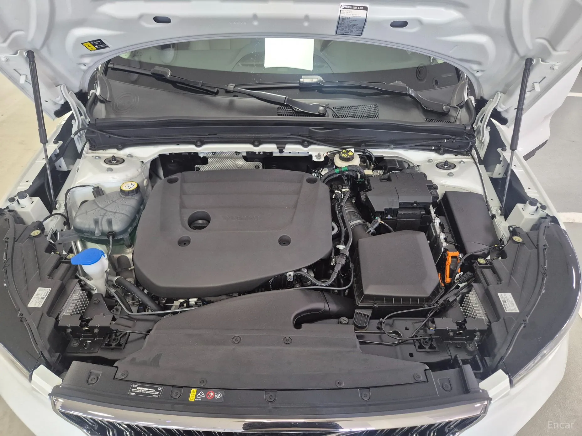 Volvo XC40 превью 6