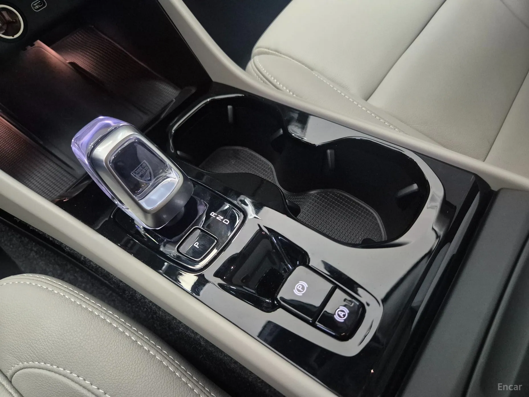 Volvo XC40 превью 9