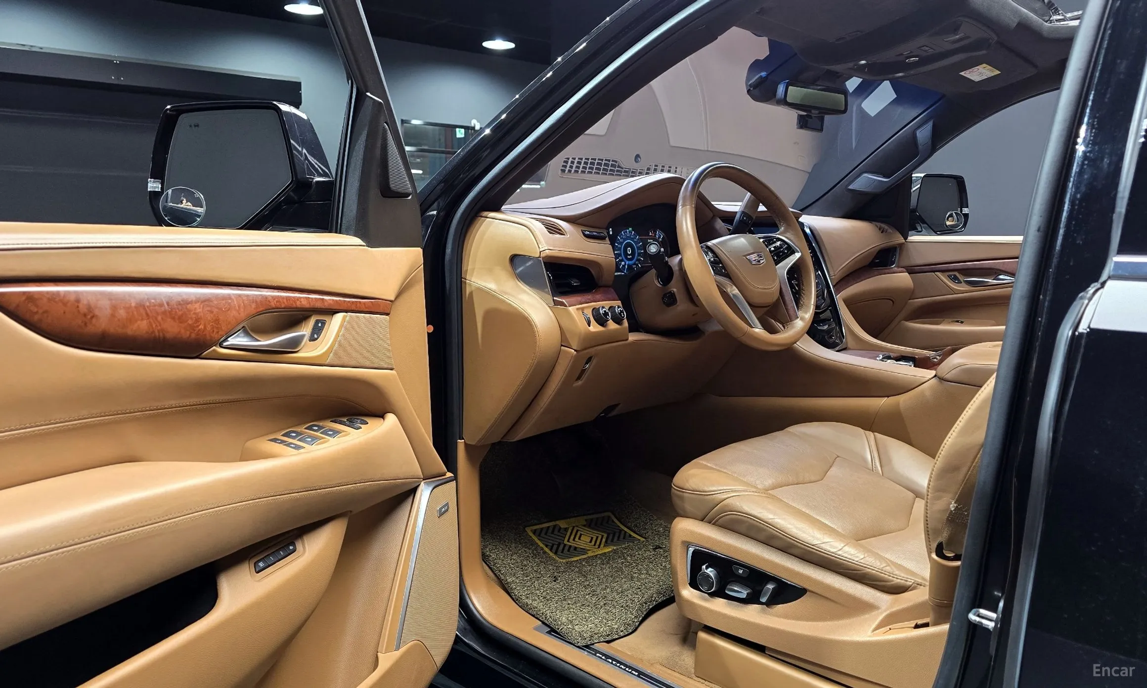 Cadillac Escalade превью 11