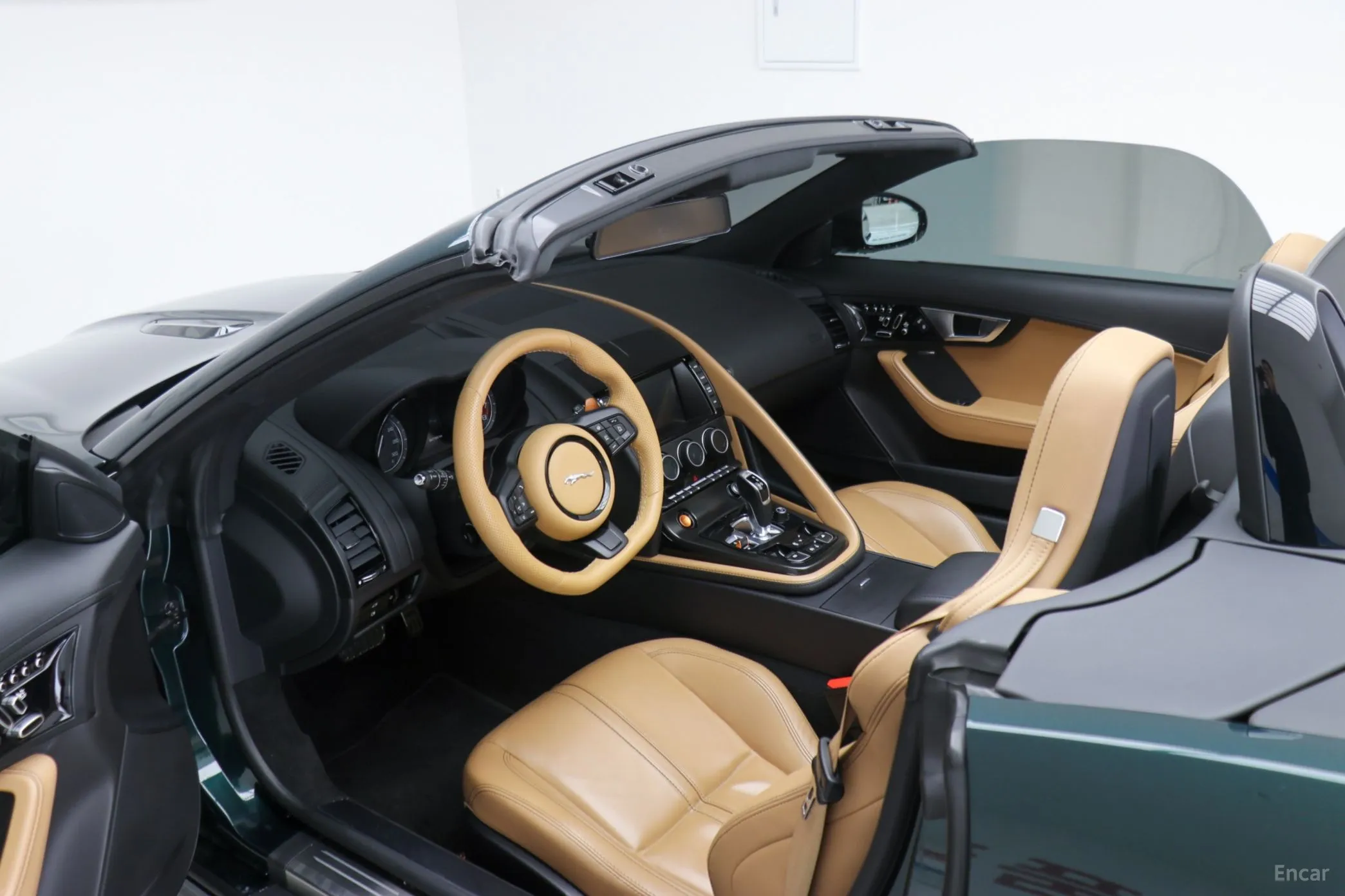 Jaguar F-TYPE превью 10
