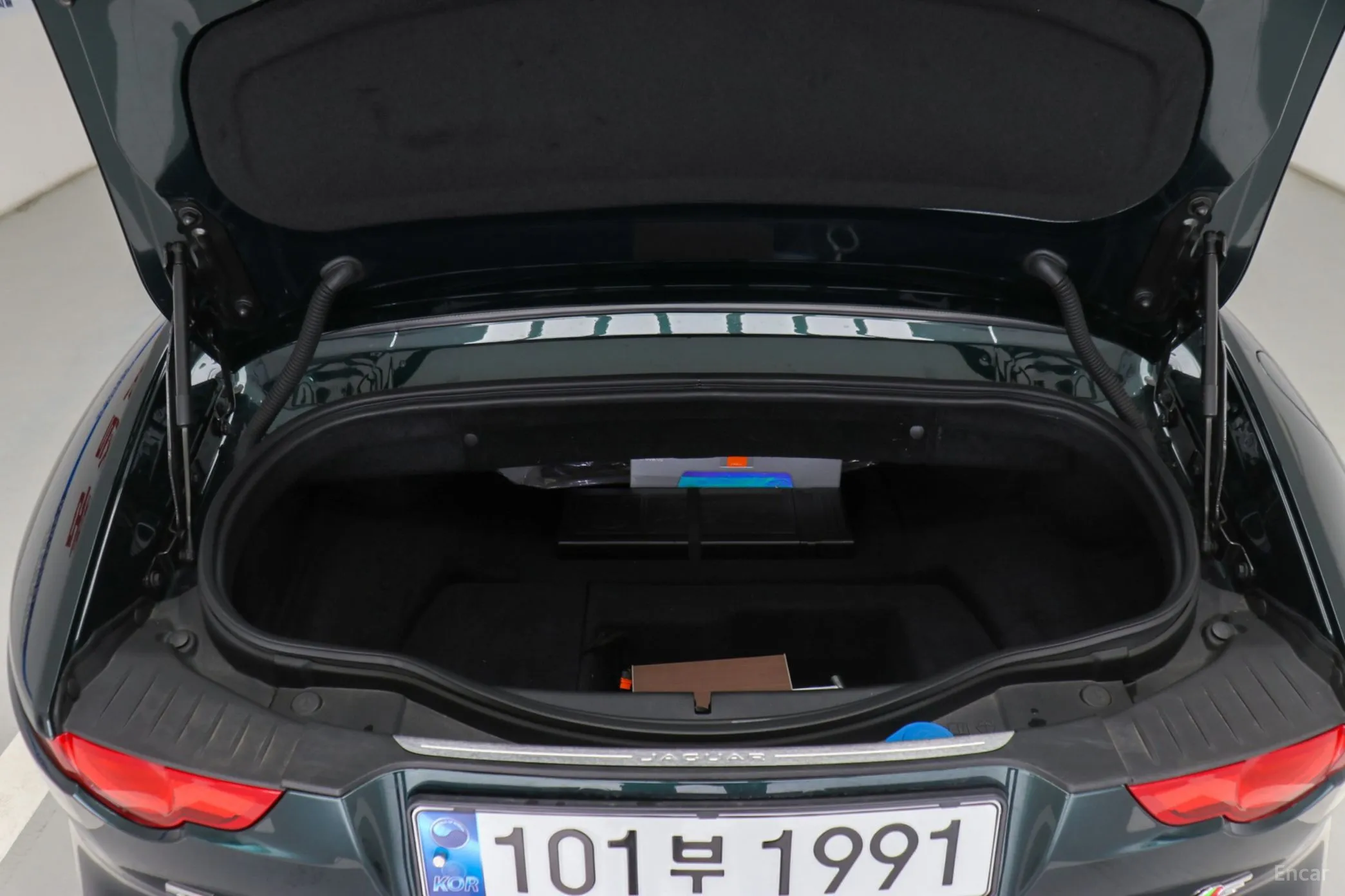 Jaguar F-TYPE превью 17