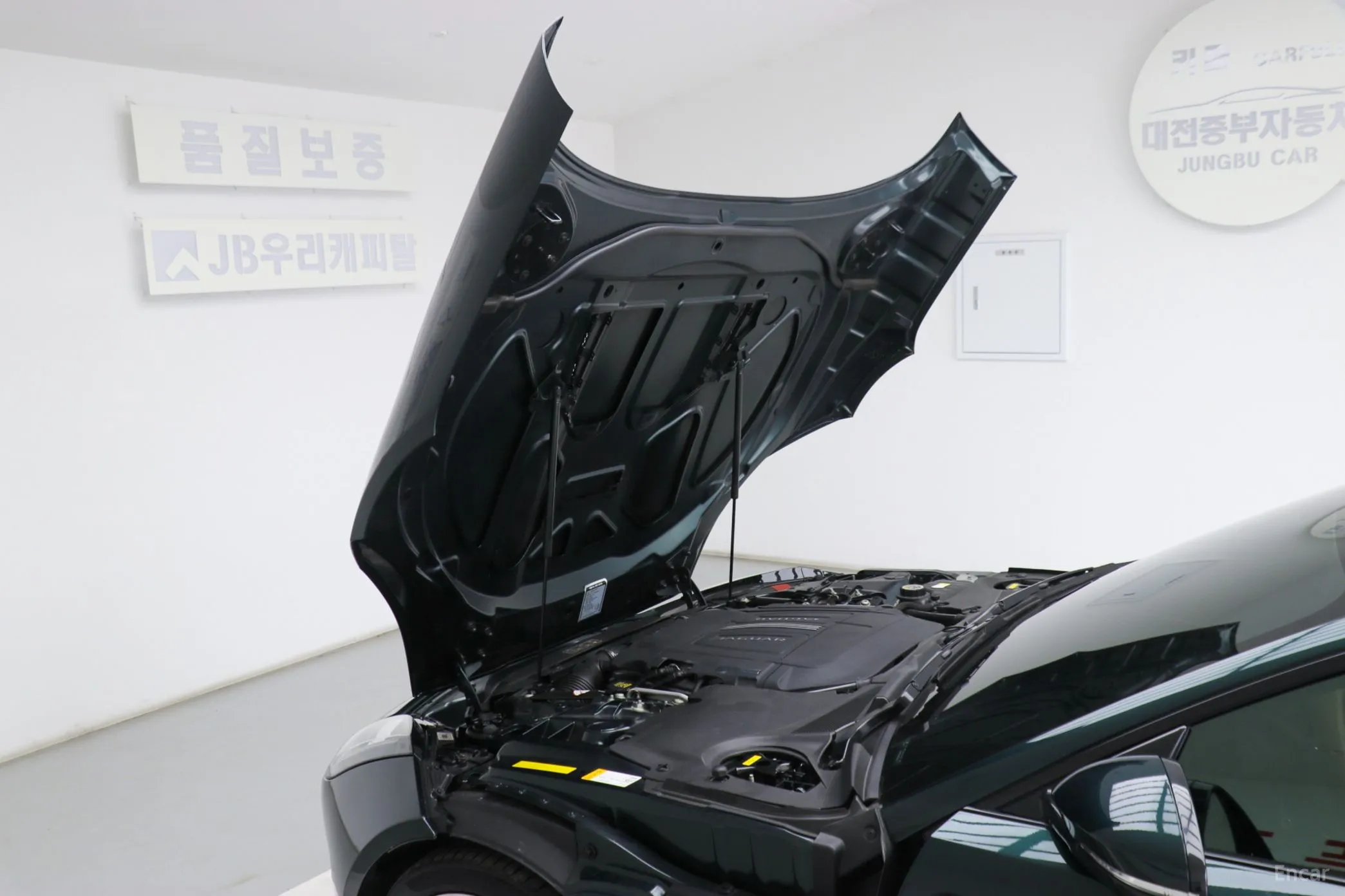 Jaguar F-TYPE превью 18