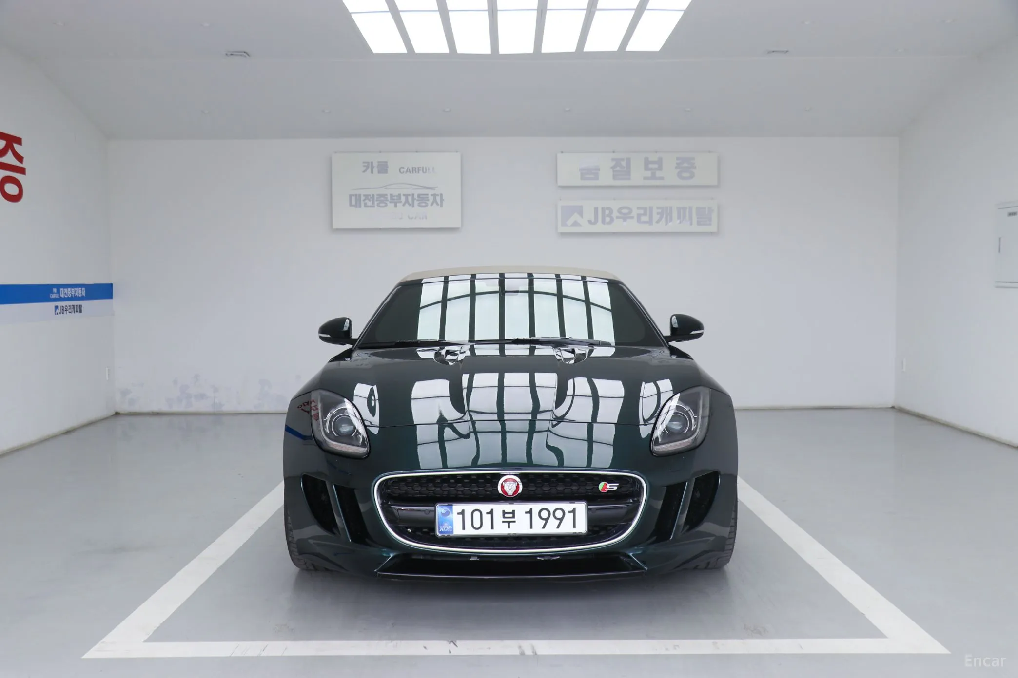 Jaguar F-TYPE превью 3