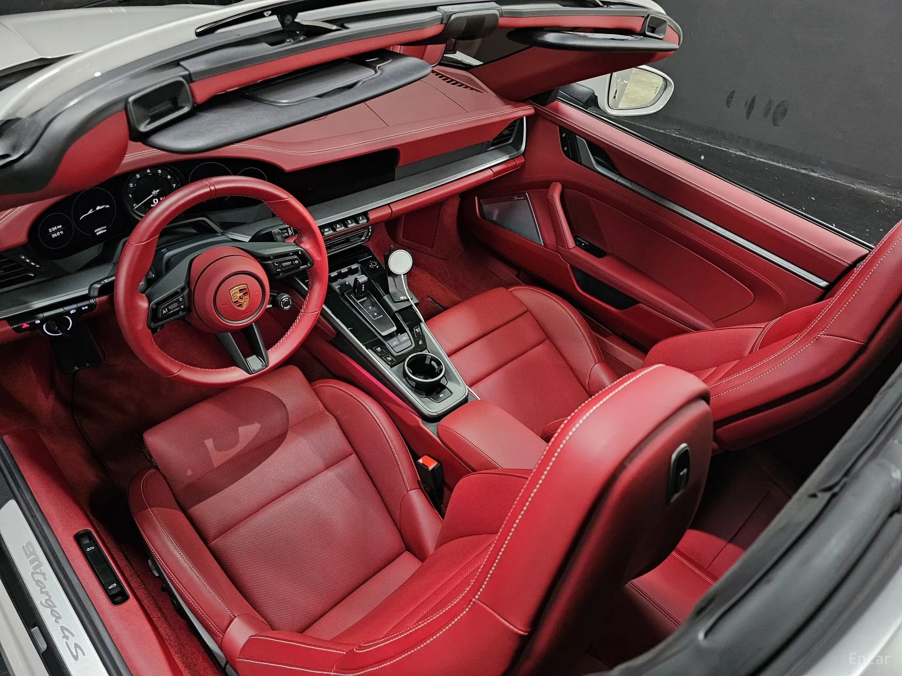 Porsche 911 (992) превью 12