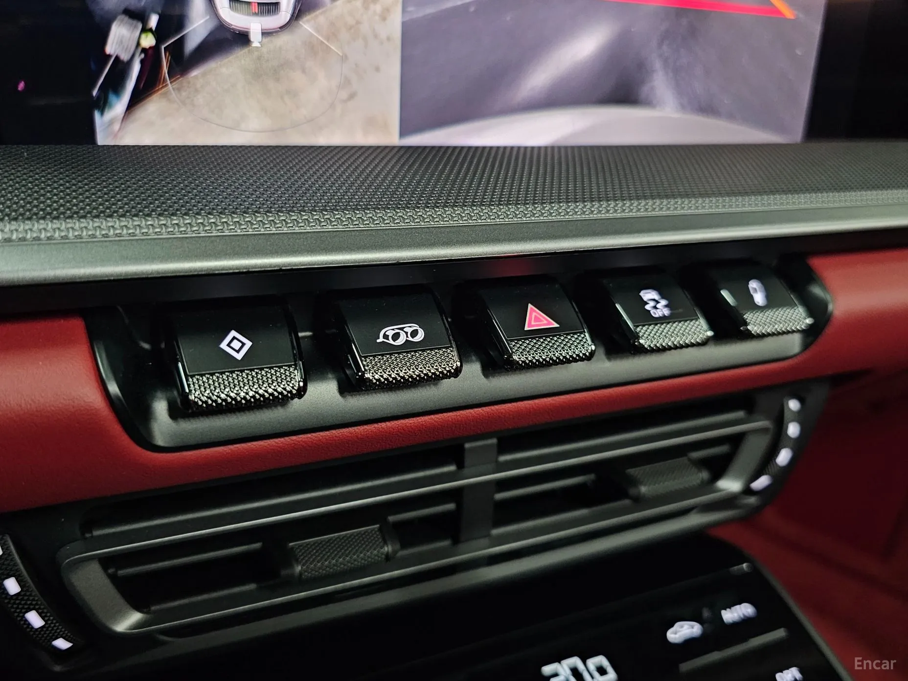 Porsche 911 (992) превью 18