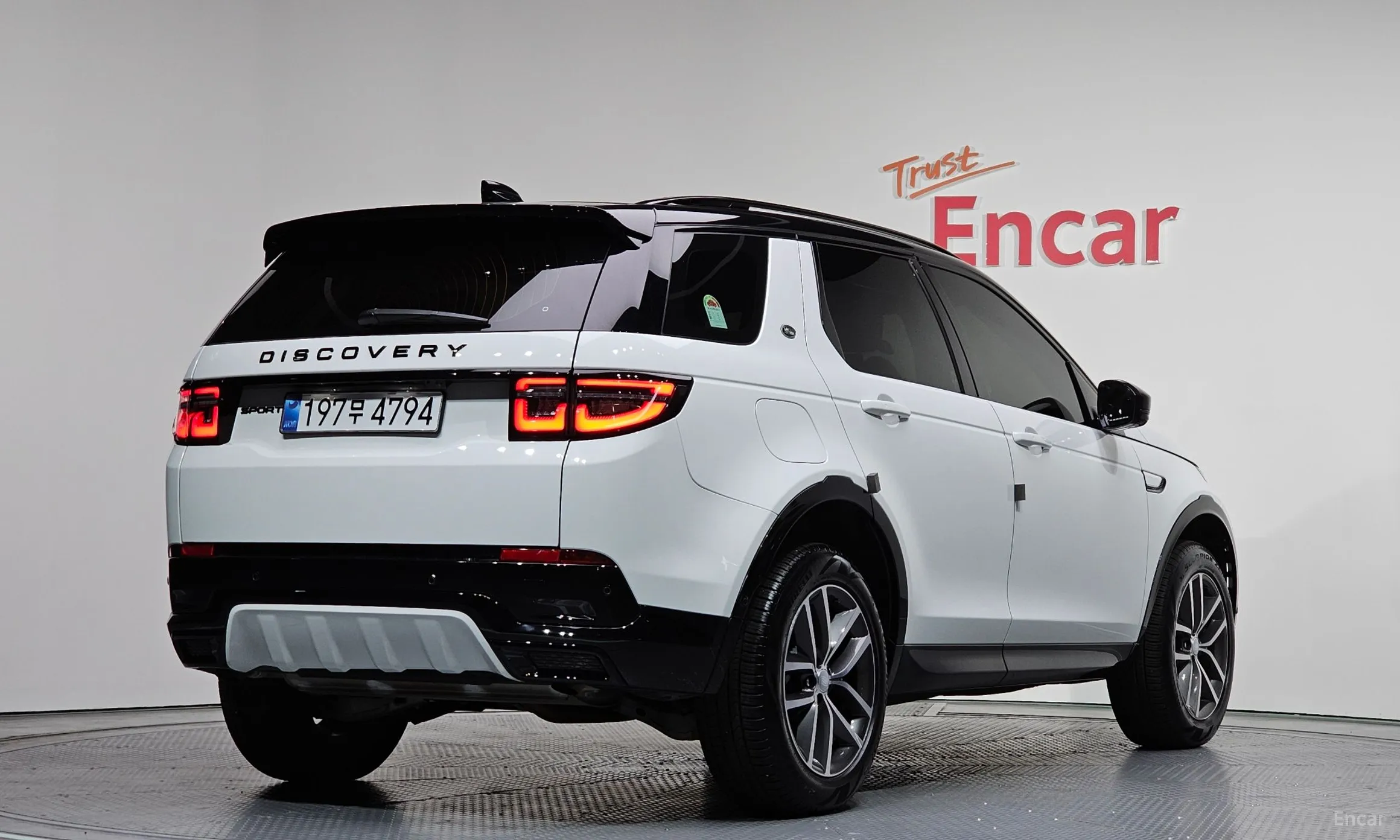 Land Rover Discovery Sports превью 2