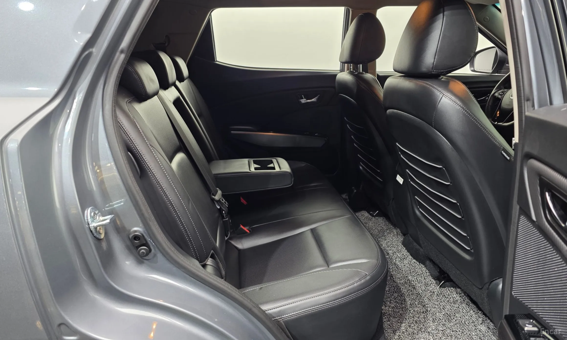 KG Mobility (SsangYong) Tivoli Air превью 12