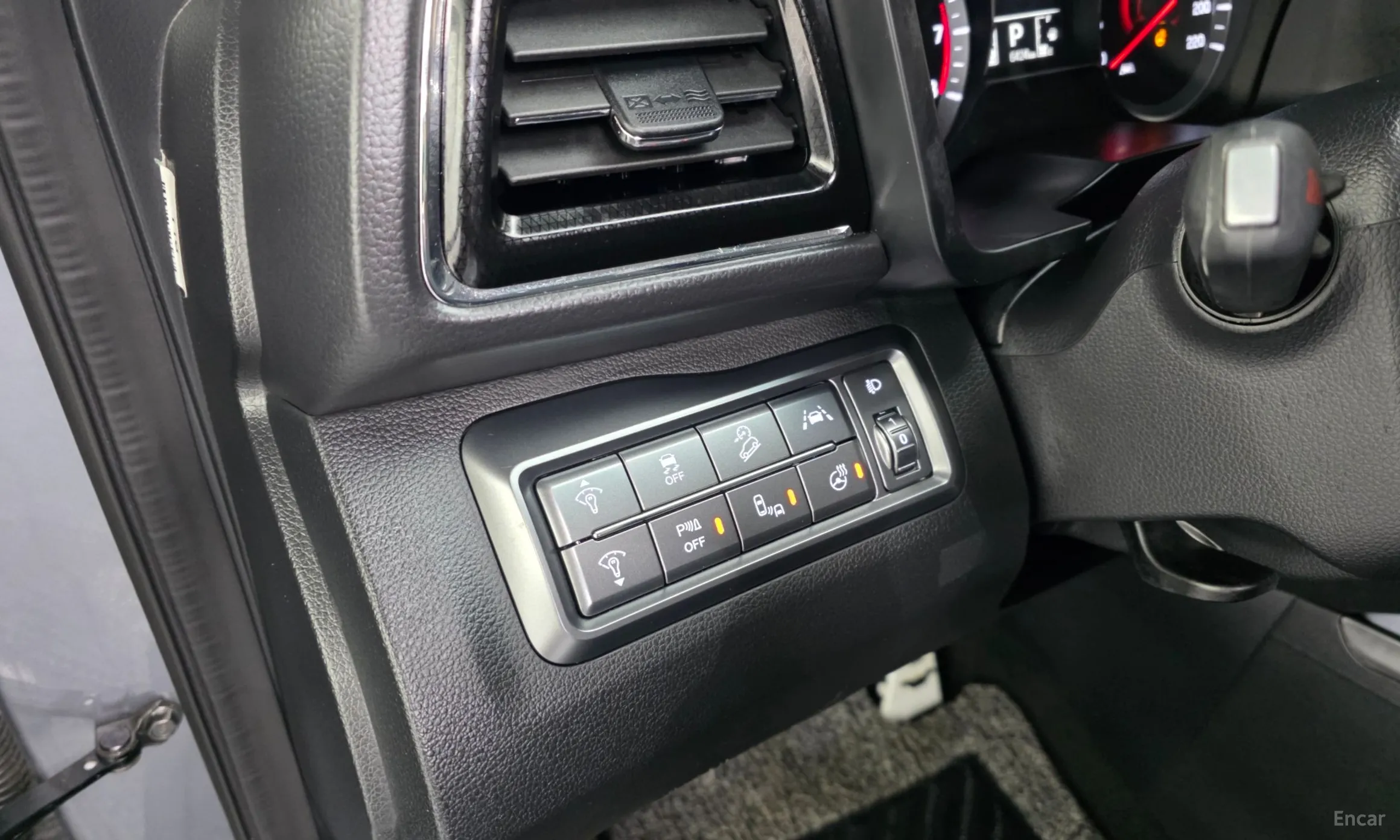 KG Mobility (SsangYong) Tivoli Air превью 17