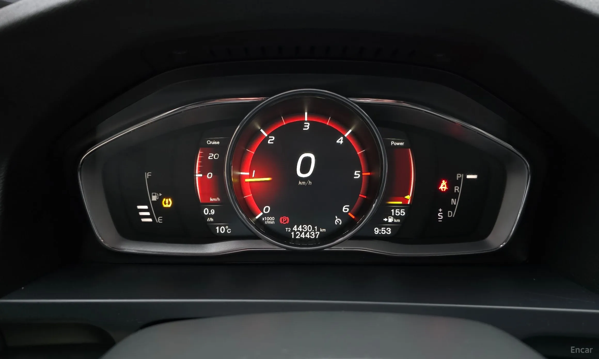 Volvo V60 превью 8