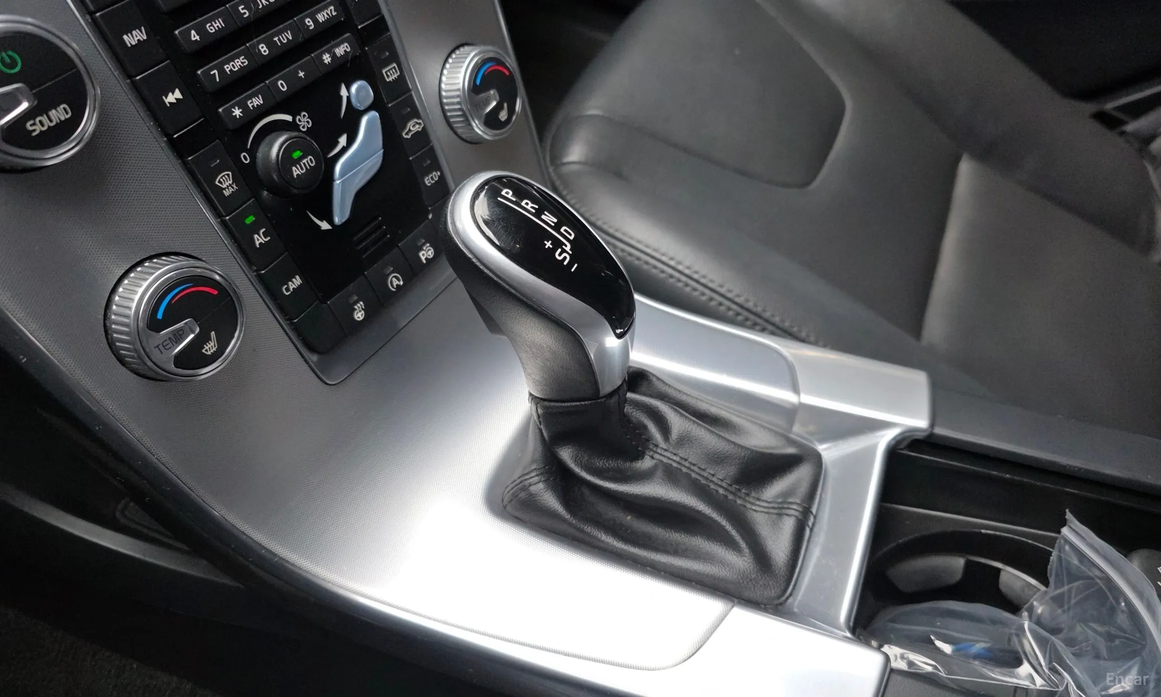 Volvo V60 превью 9