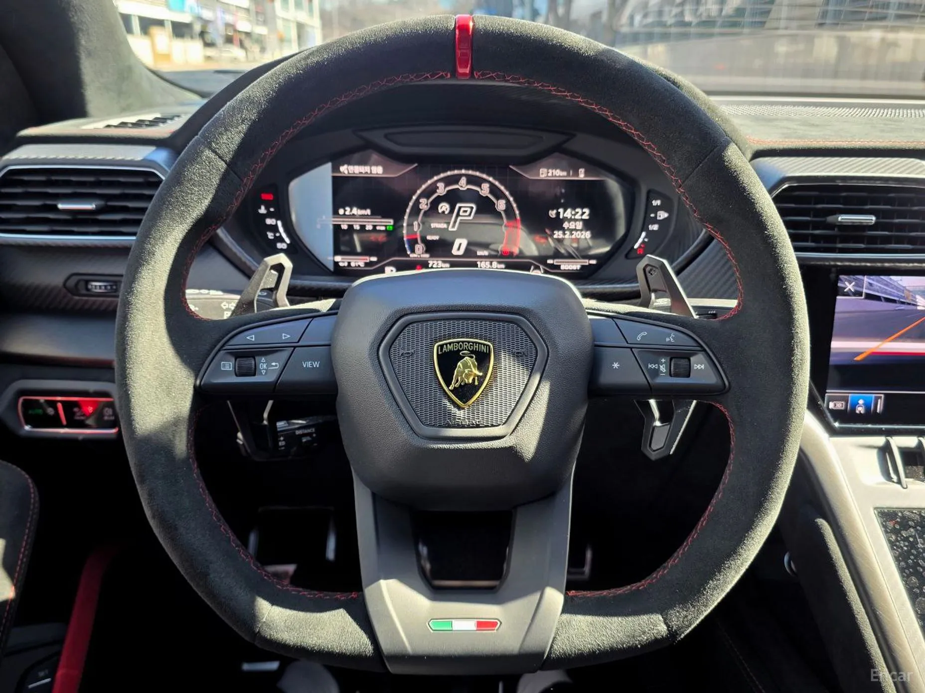 Lamborghini Urus превью 12