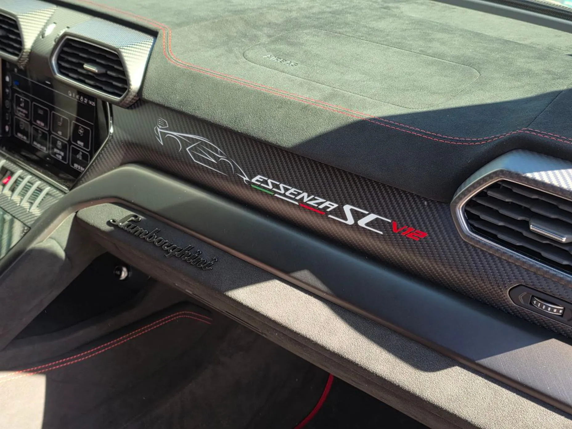 Lamborghini Urus превью 15