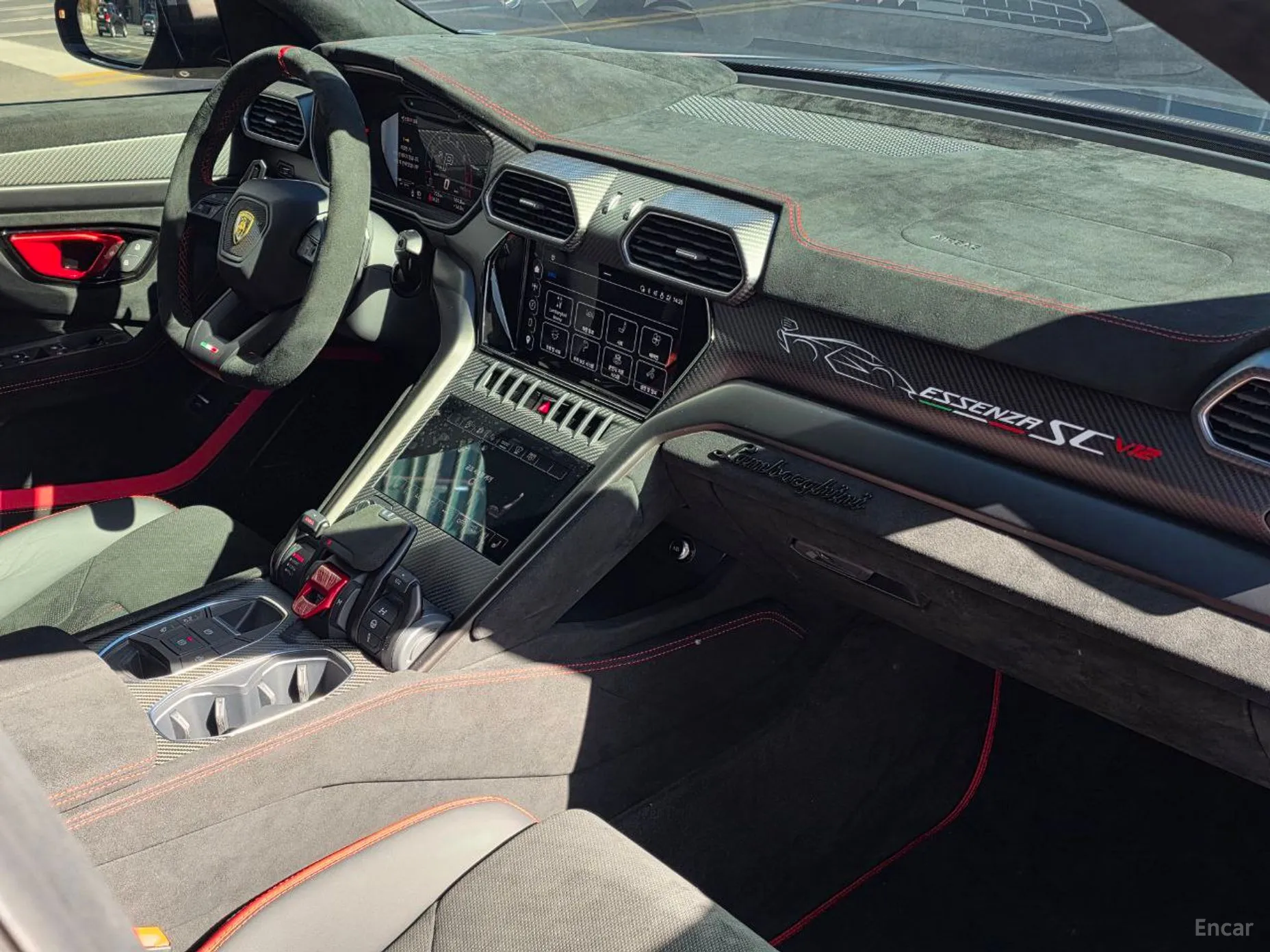Lamborghini Urus превью 19
