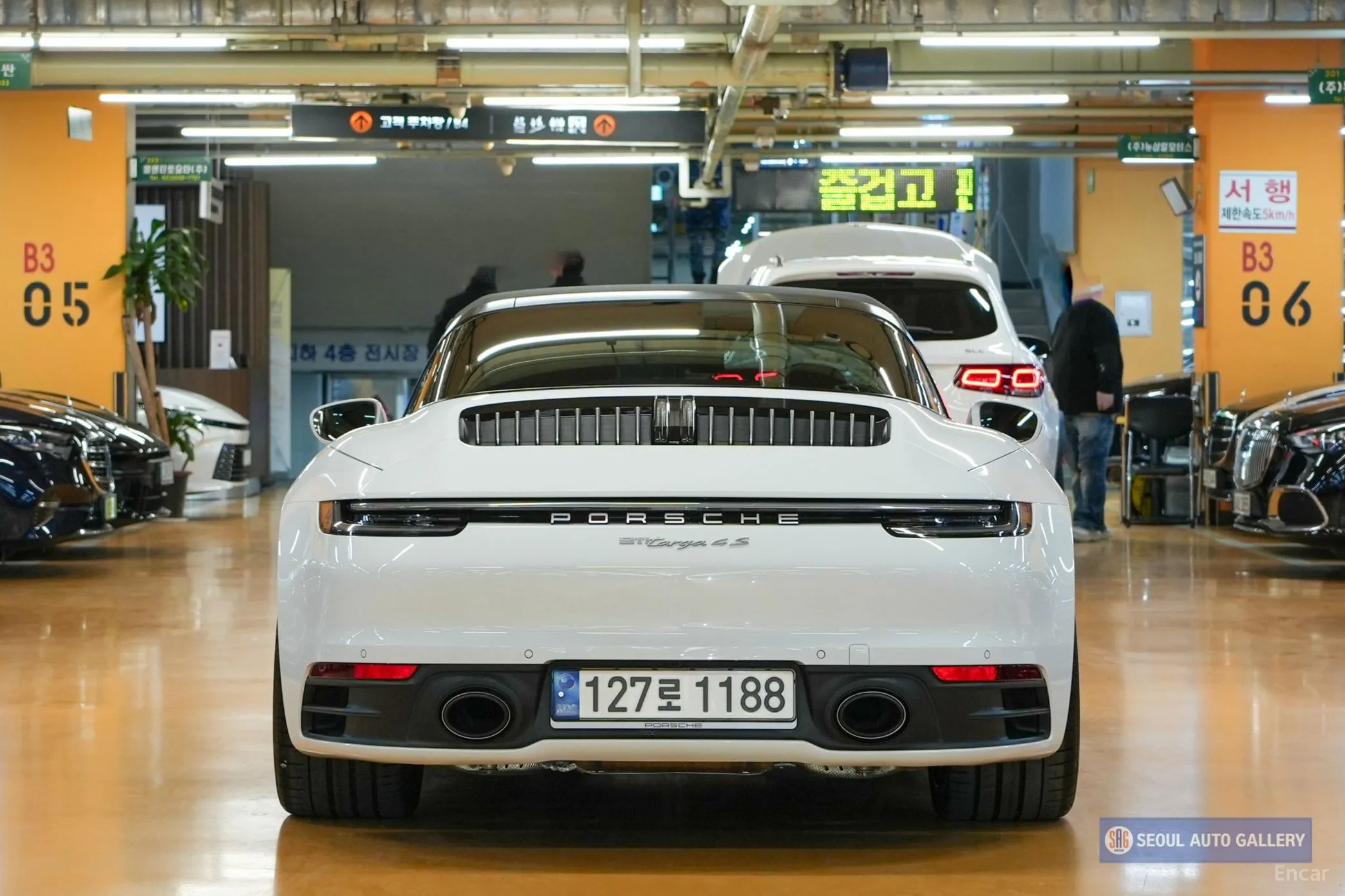 Porsche 911 (992) превью 5