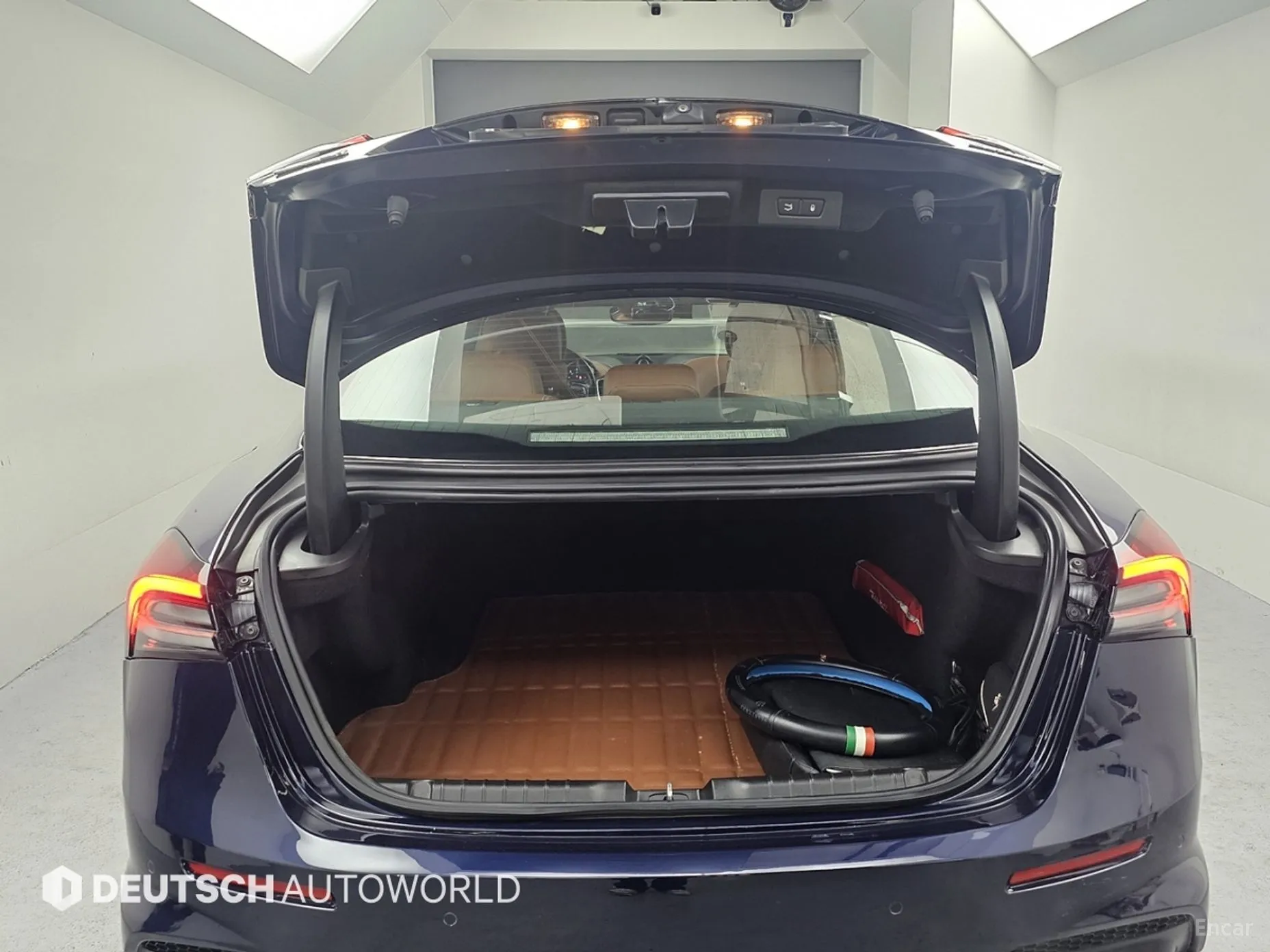 Maserati Ghibli превью 20