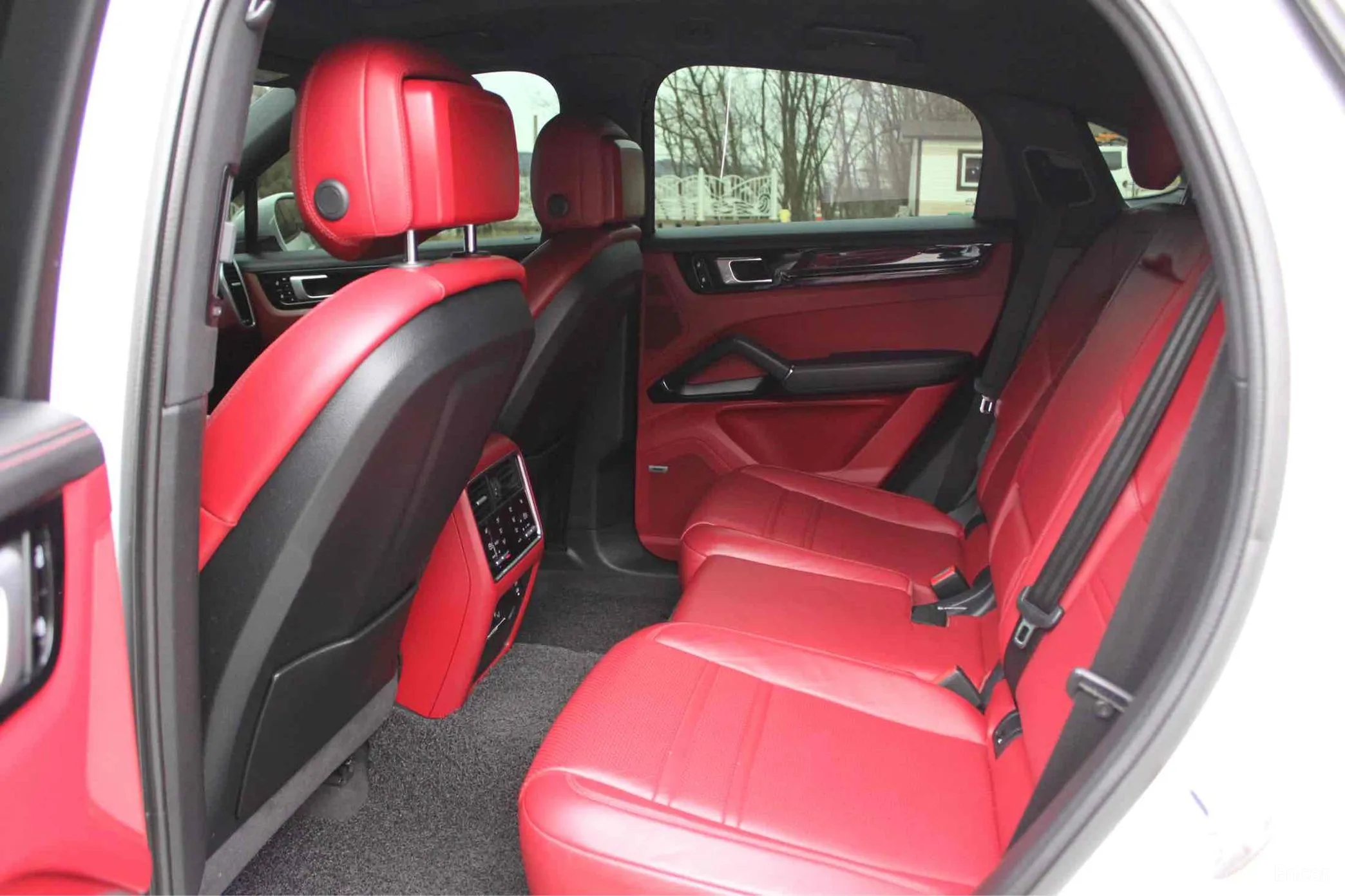 Porsche Cayenne (PO536) превью 10