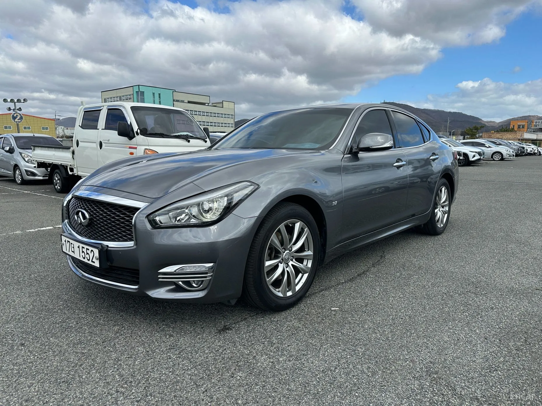 Infiniti Q70 превью 4