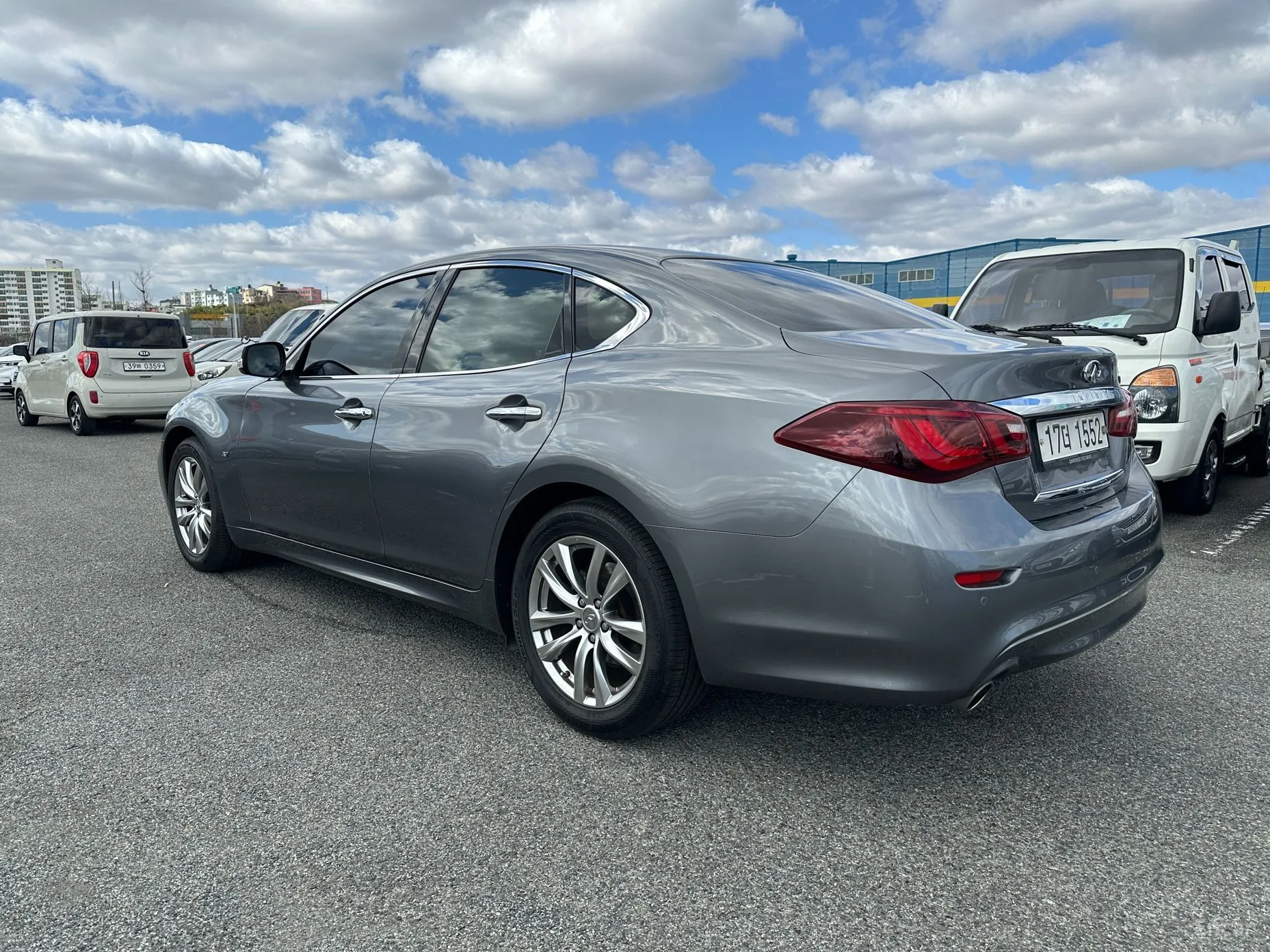 Infiniti Q70 превью 6
