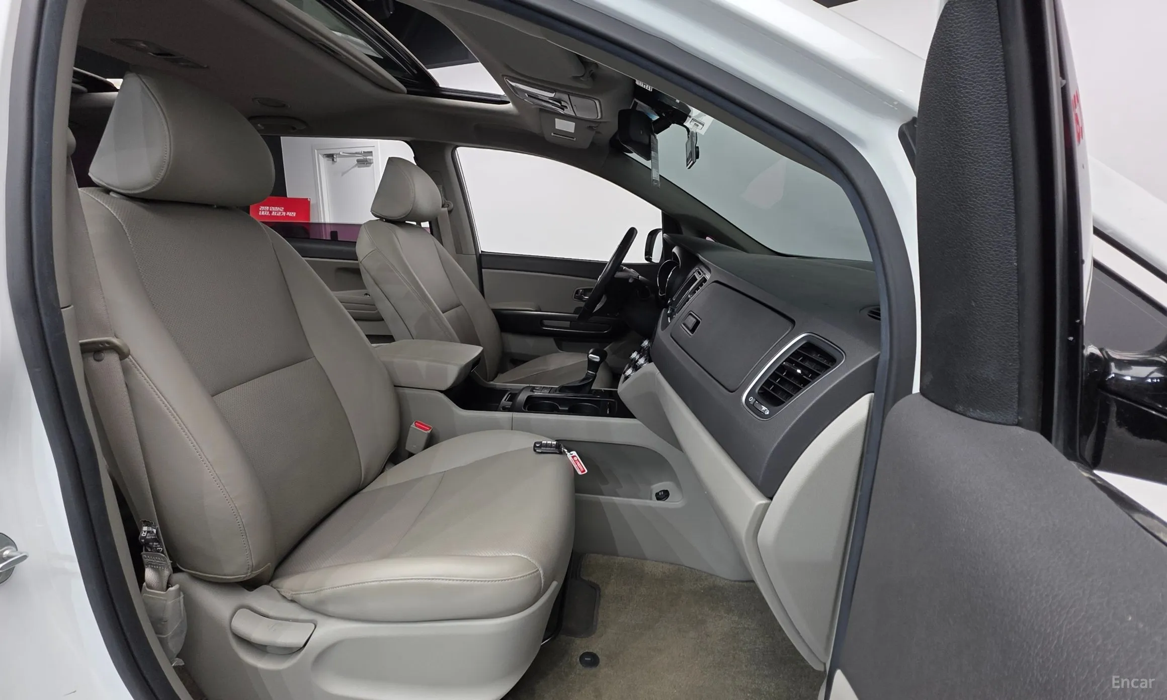 Kia Carnival превью 10