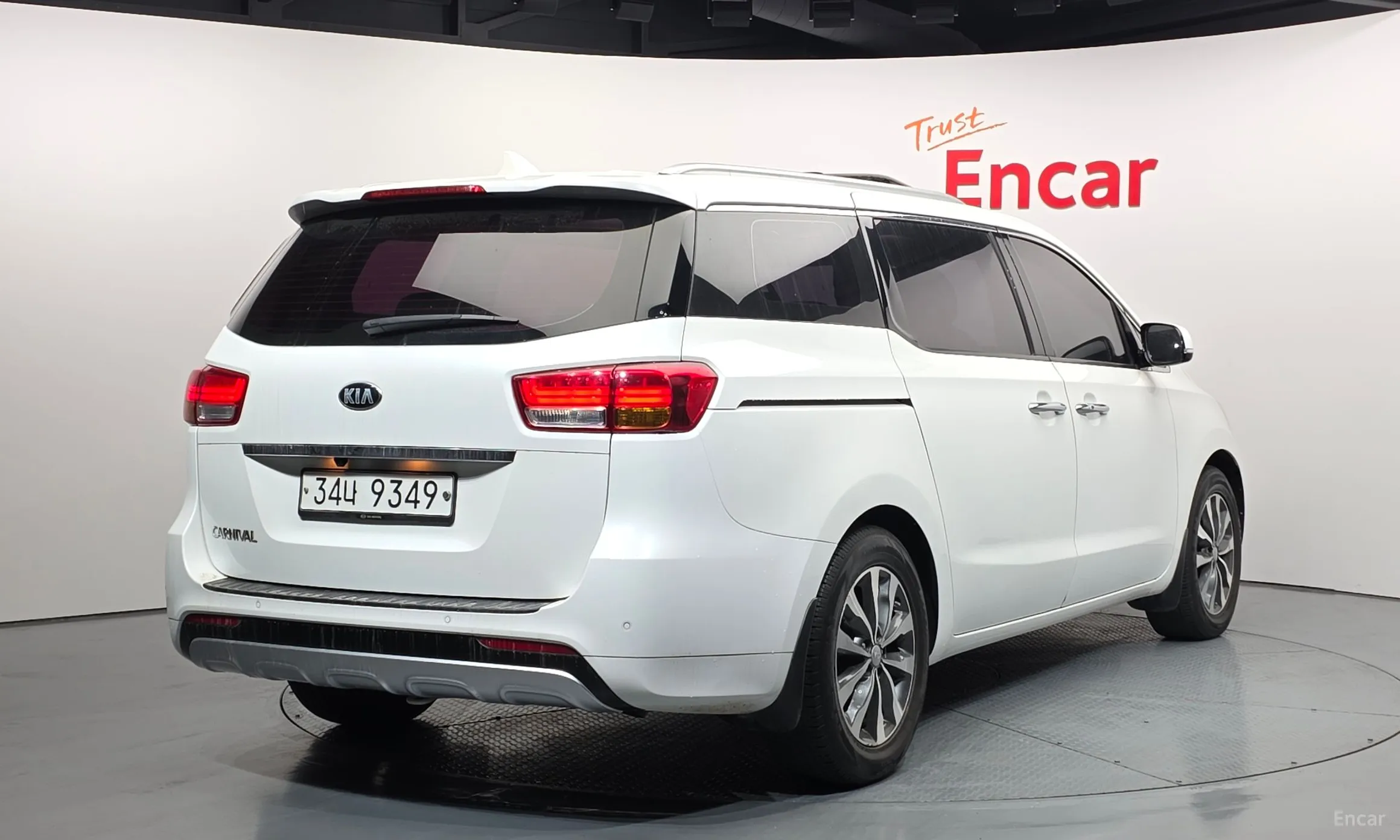 Kia Carnival превью 2