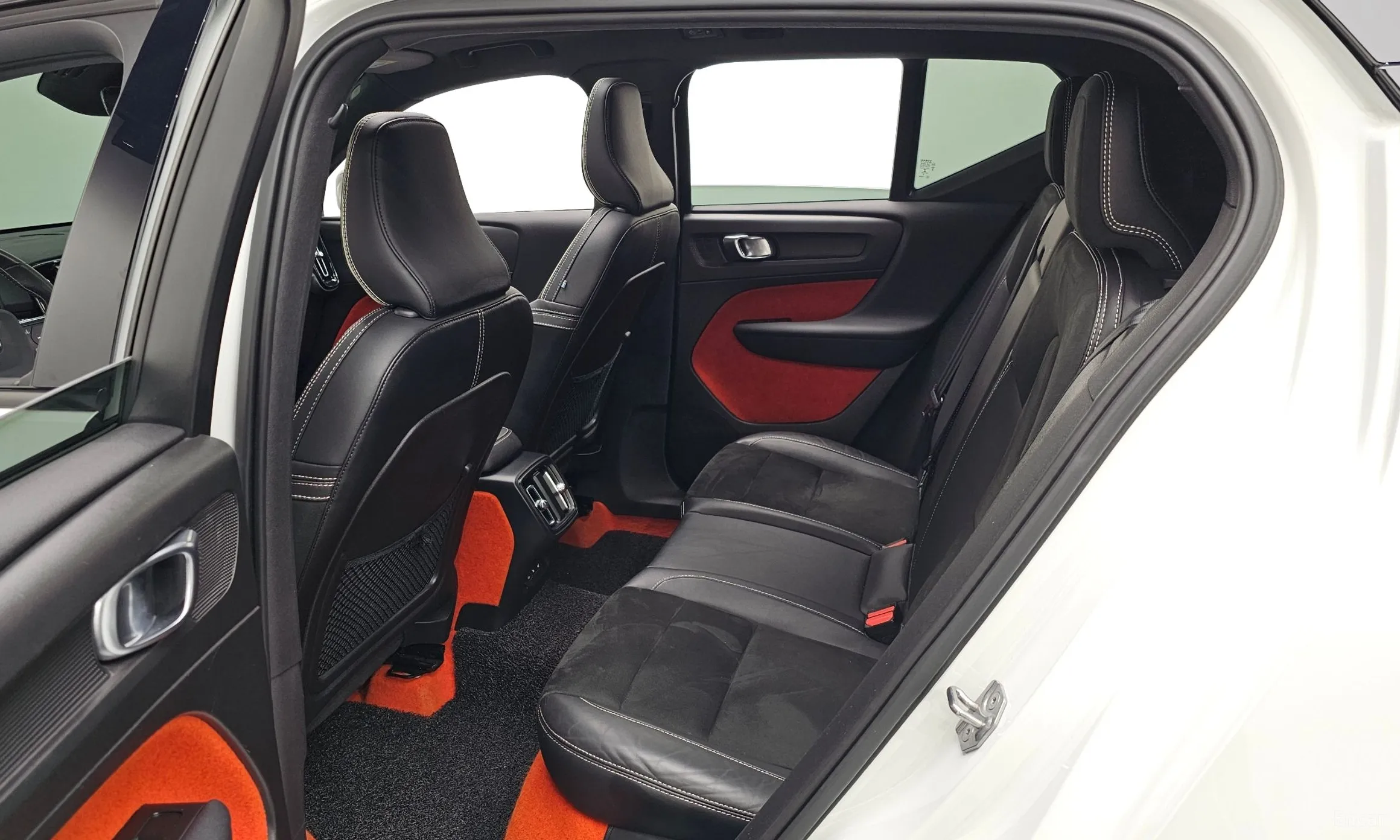 Volvo XC40 превью 12