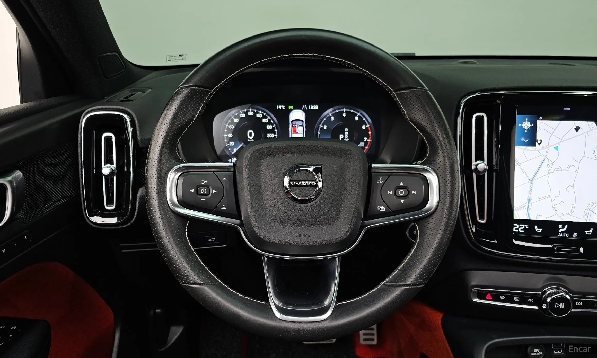 Volvo XC40 превью 13