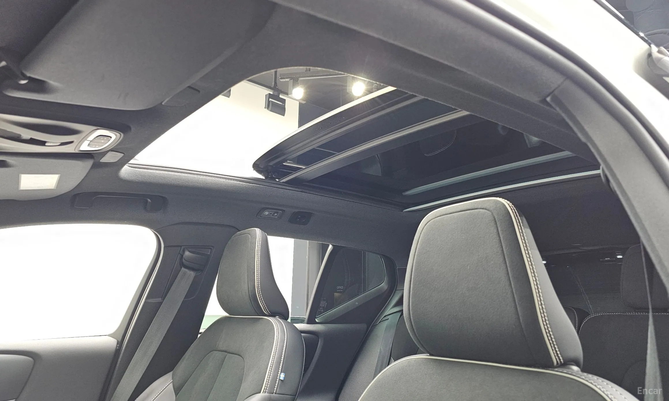 Volvo XC40 превью 19