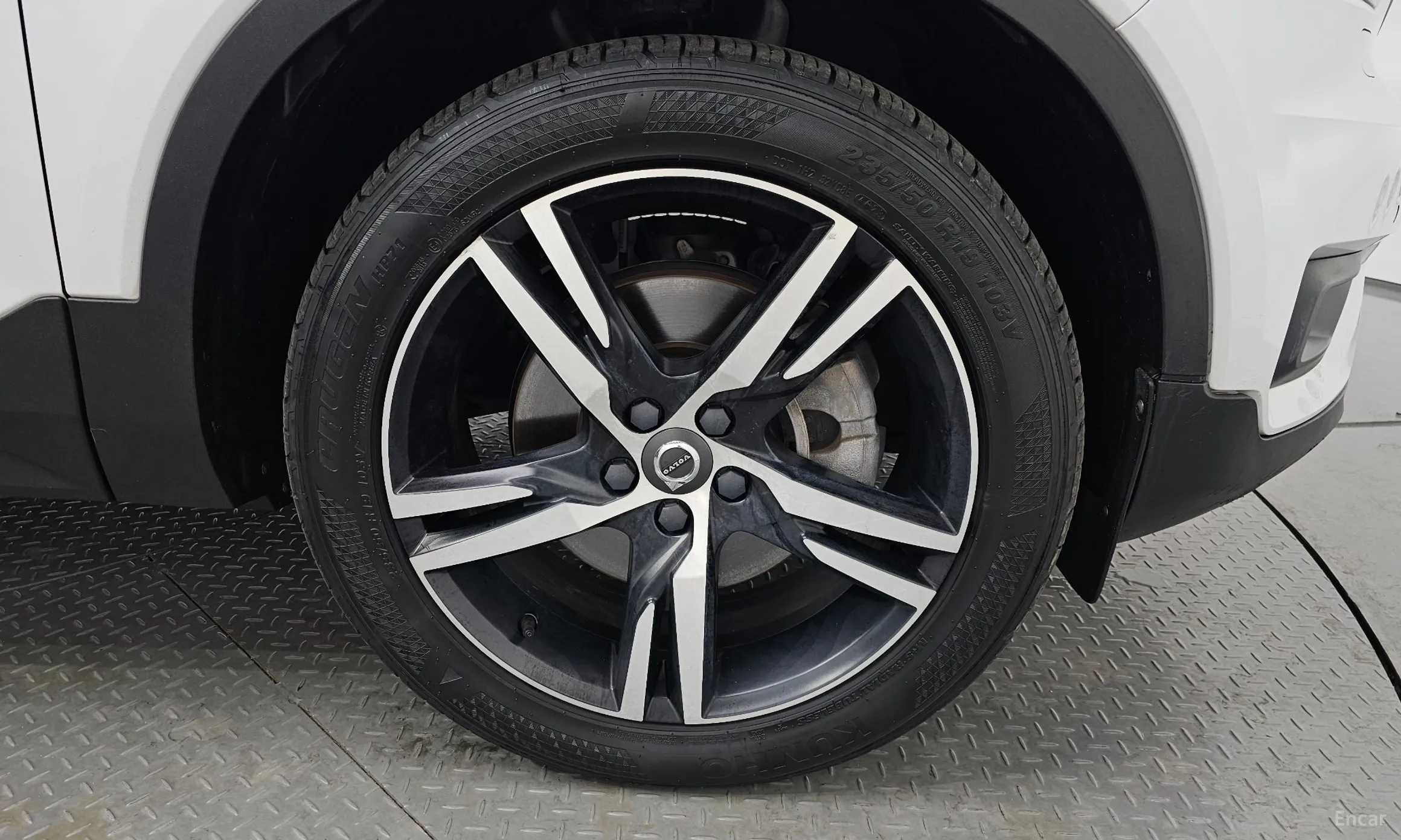 Volvo XC40 превью 5