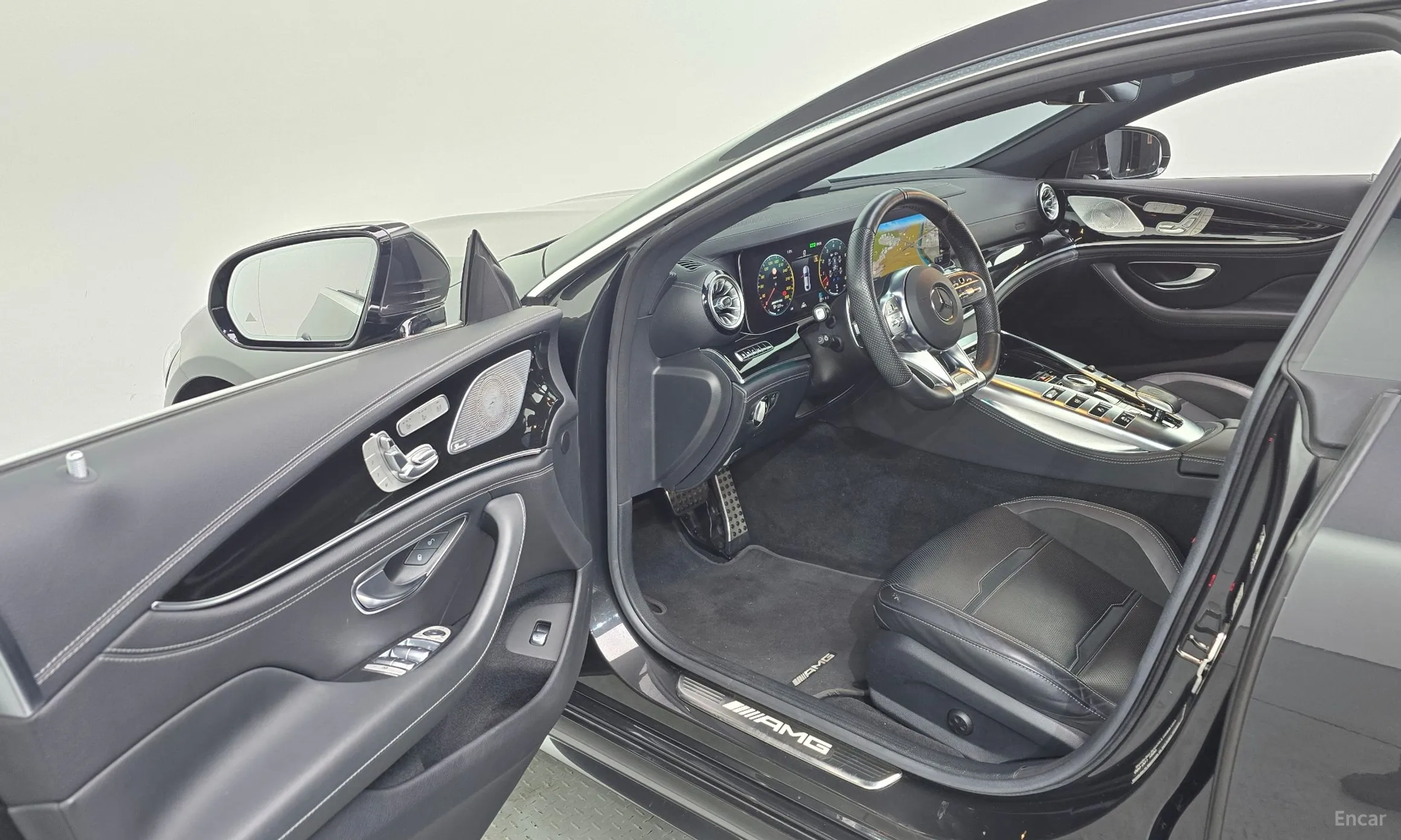 Mercedes Benz AMG GT превью 10