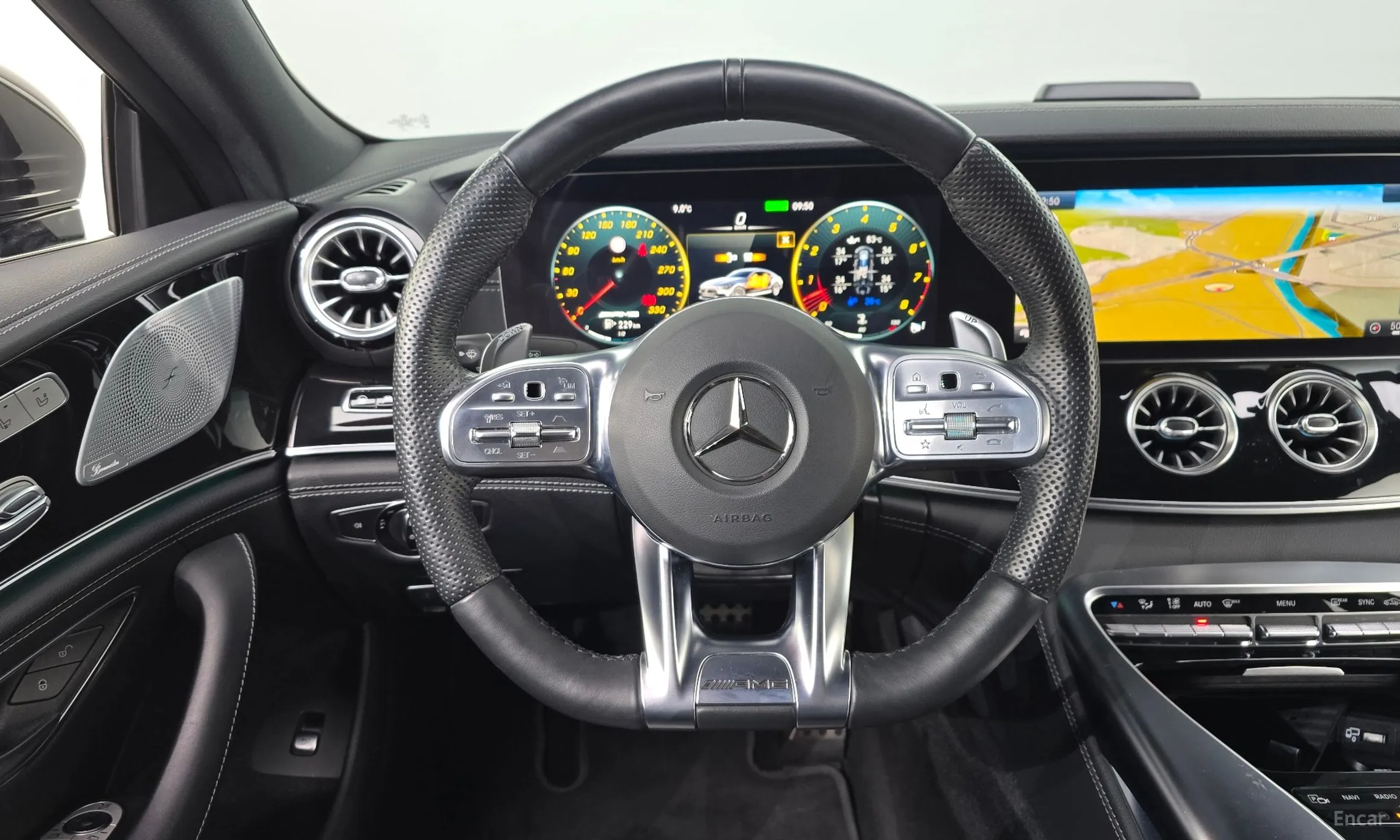 Mercedes Benz AMG GT превью 13