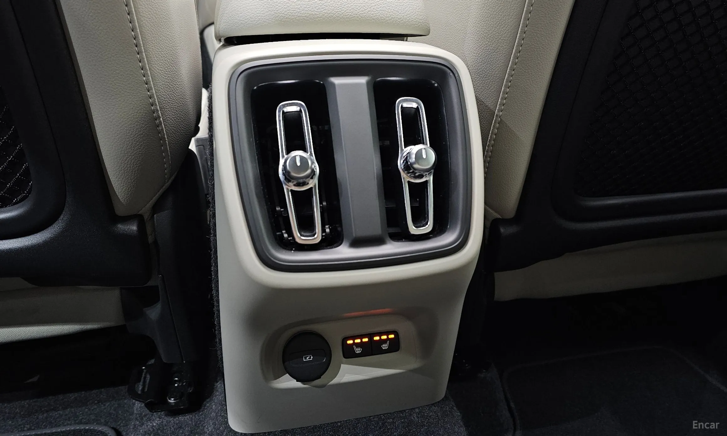 Volvo XC40 превью 18