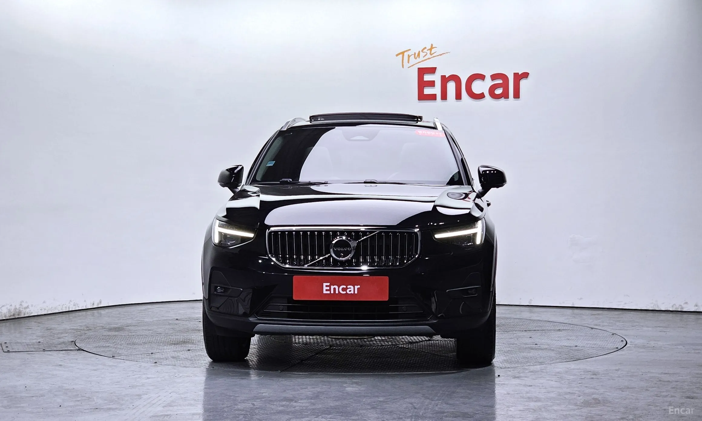 Volvo XC40 превью 3