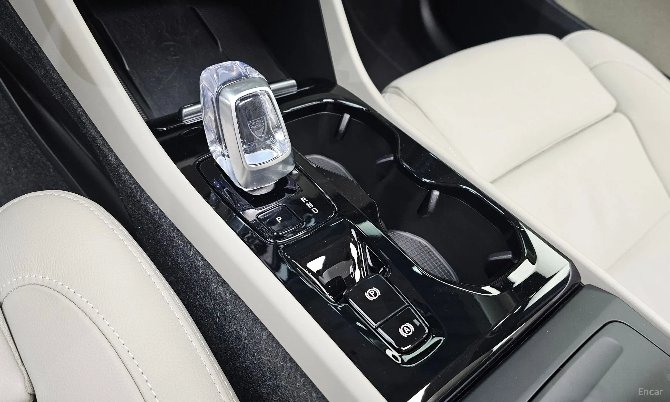Volvo XC40 превью 9