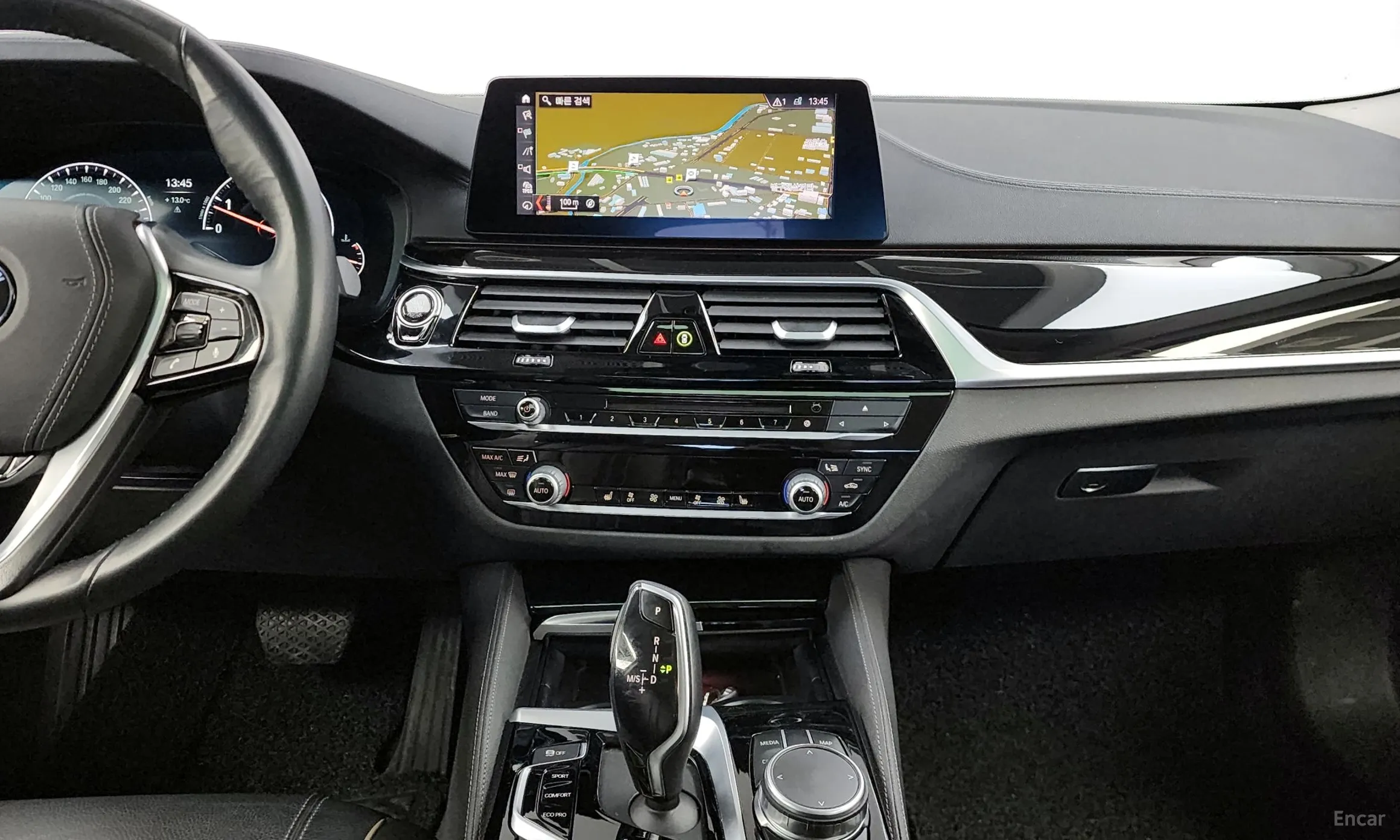 BMW 5 Series (G30) превью 14