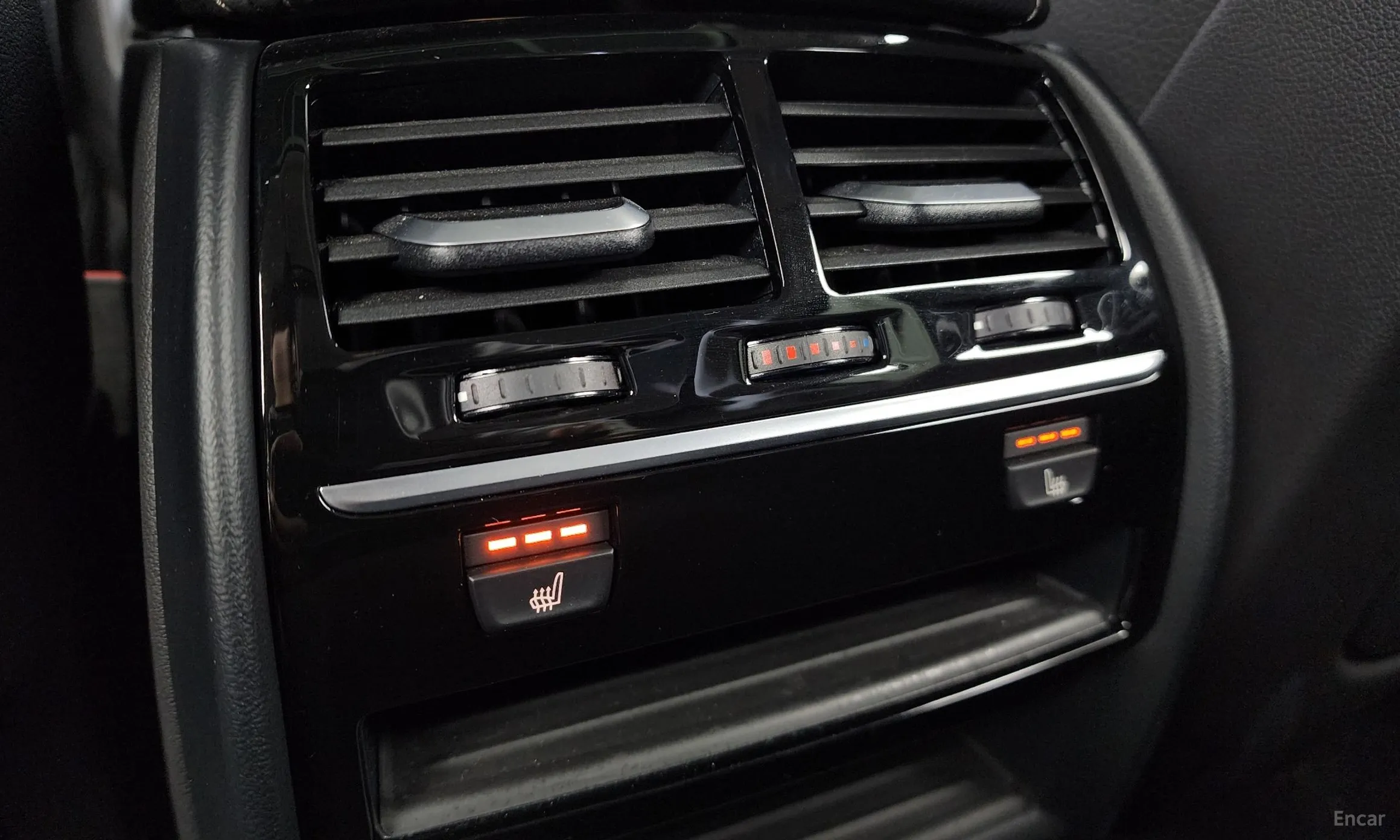 BMW 5 Series (G30) превью 19