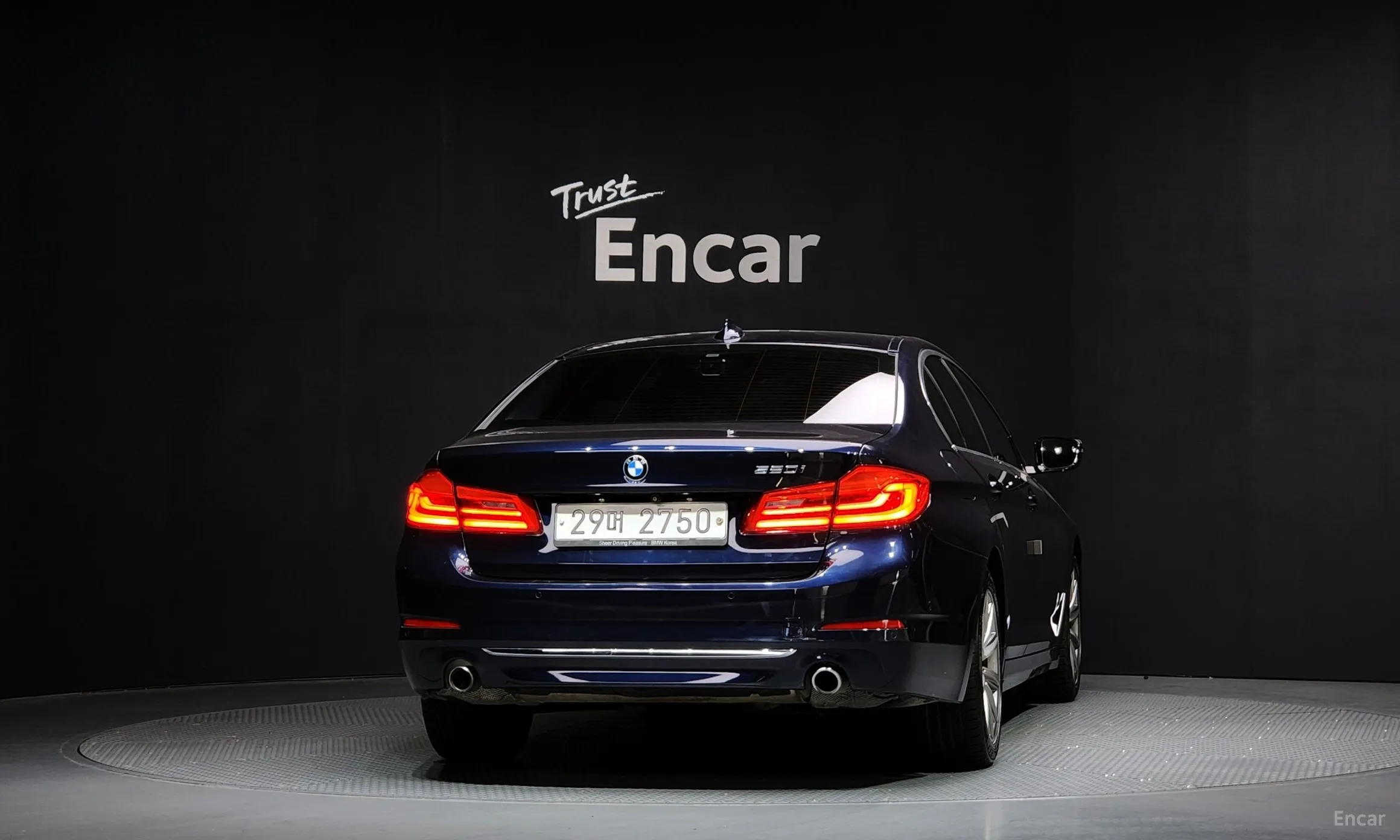 BMW 5 Series (G30) превью 4