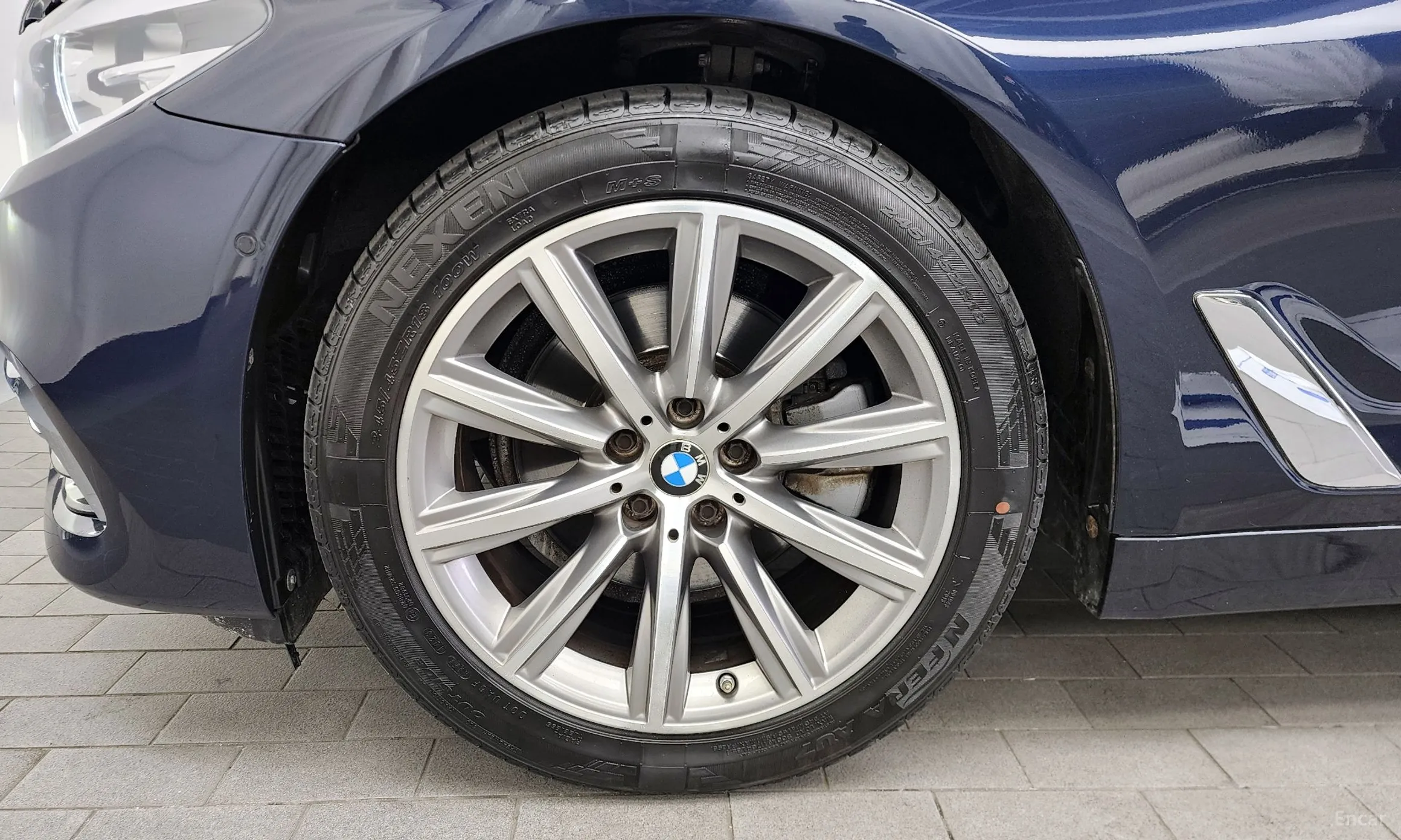 BMW 5 Series (G30) превью 5